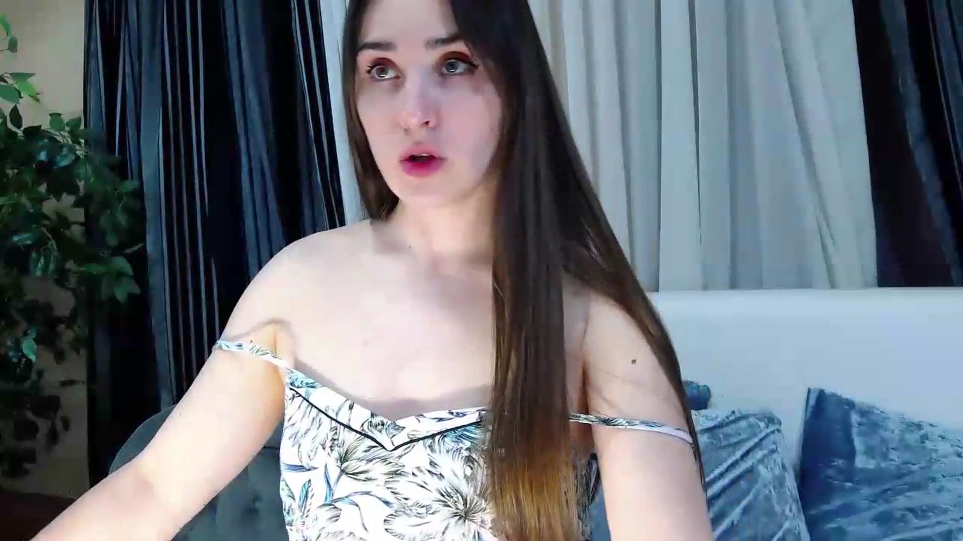 Gallery image thumbnail from Floured's myfreecams stream on, 06/06/2026, 12:55 image 2 of 20