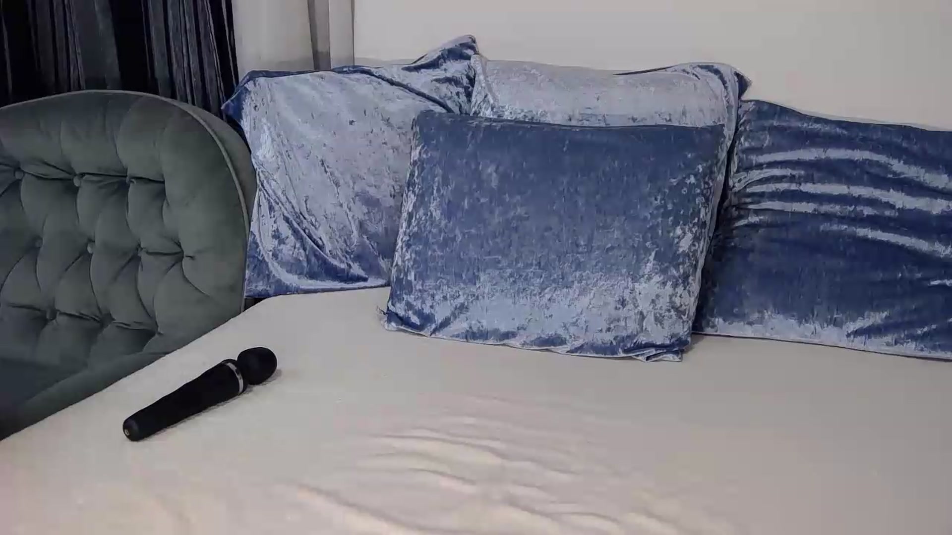 Gallery image thumbnail from Floured's myfreecams stream on, 06/21/2026, 08:28 image 13 of 20