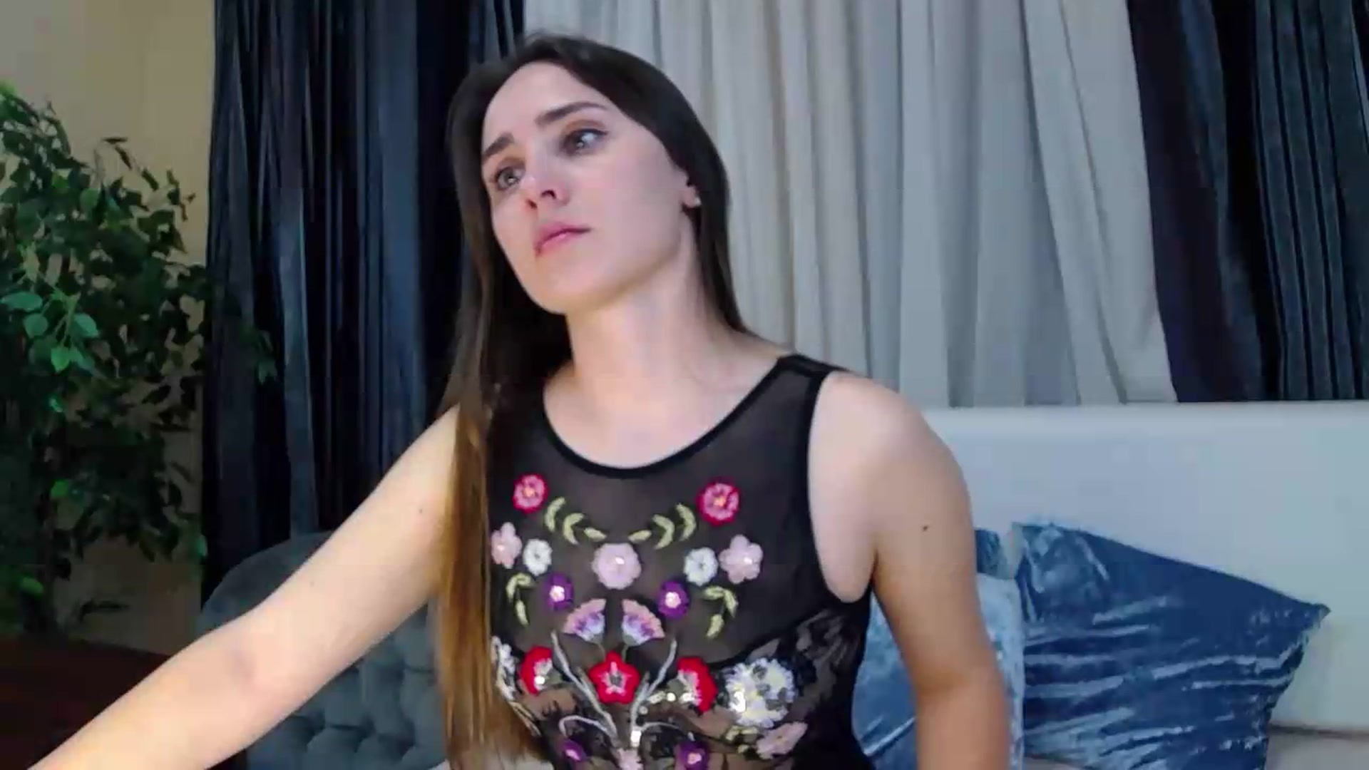 Gallery image thumbnail from Floured's myfreecams stream on, 06/26/2026, 08:10 image 18 of 20