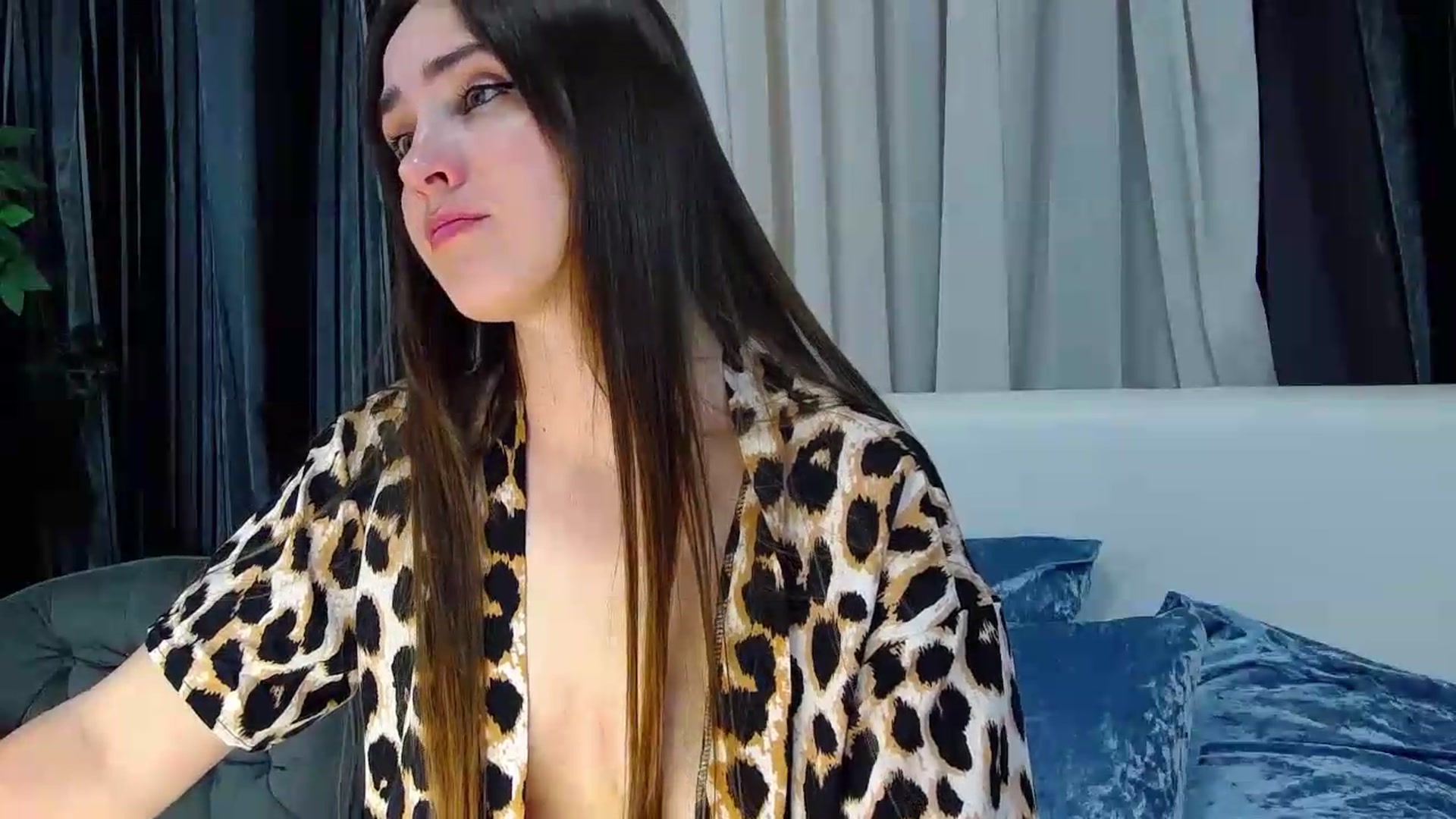 Gallery image thumbnail from Floured's myfreecams stream on, 06/28/2026, 09:14 image 6 of 20