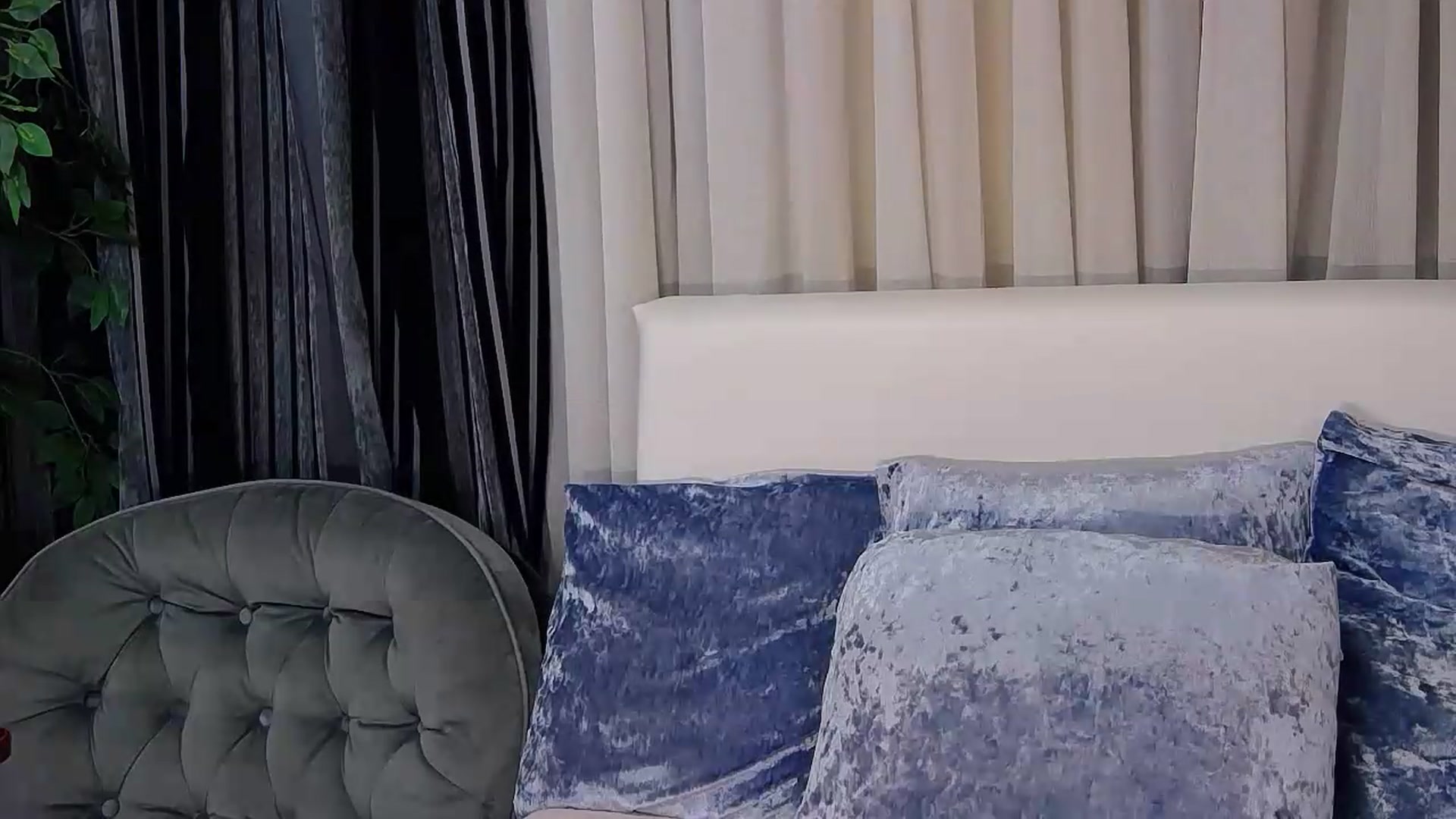Gallery image thumbnail from Floured's myfreecams stream on, 07/06/2026, 11:35 image 19 of 20