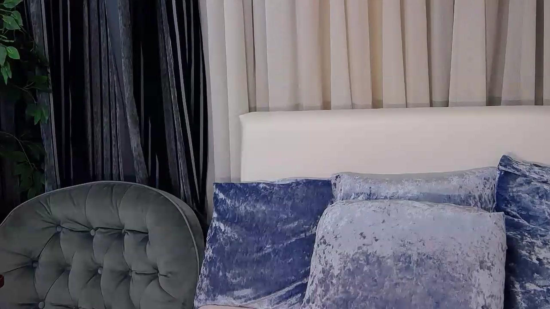 Gallery image thumbnail from Floured's myfreecams stream on, 07/06/2026, 11:35 image 17 of 20