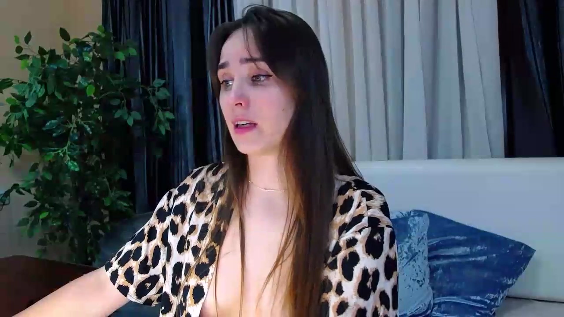 Gallery image thumbnail from Floured's myfreecams stream on, 07/10/2026, 08:50 image 16 of 20