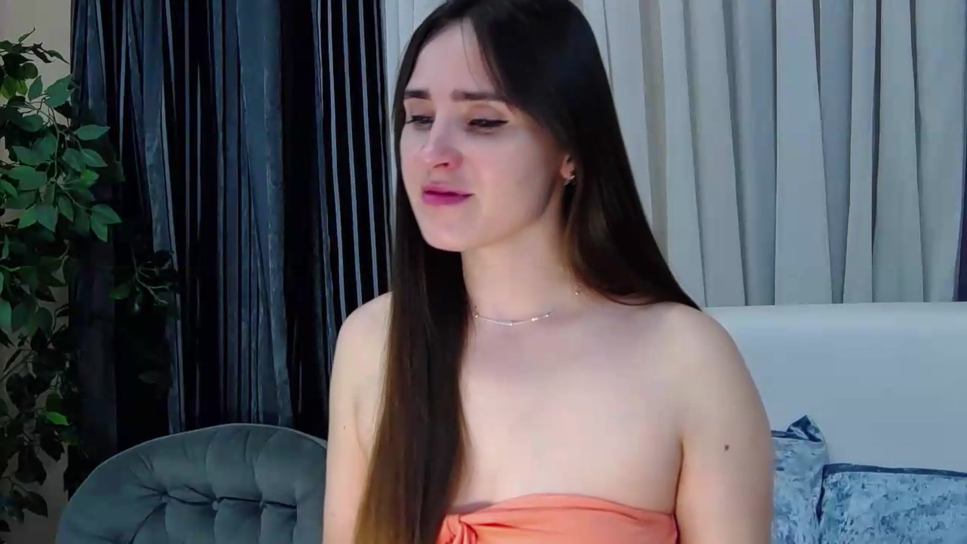 Gallery image thumbnail from Floured's myfreecams stream on, 07/15/2026, 09:06 image 9 of 20