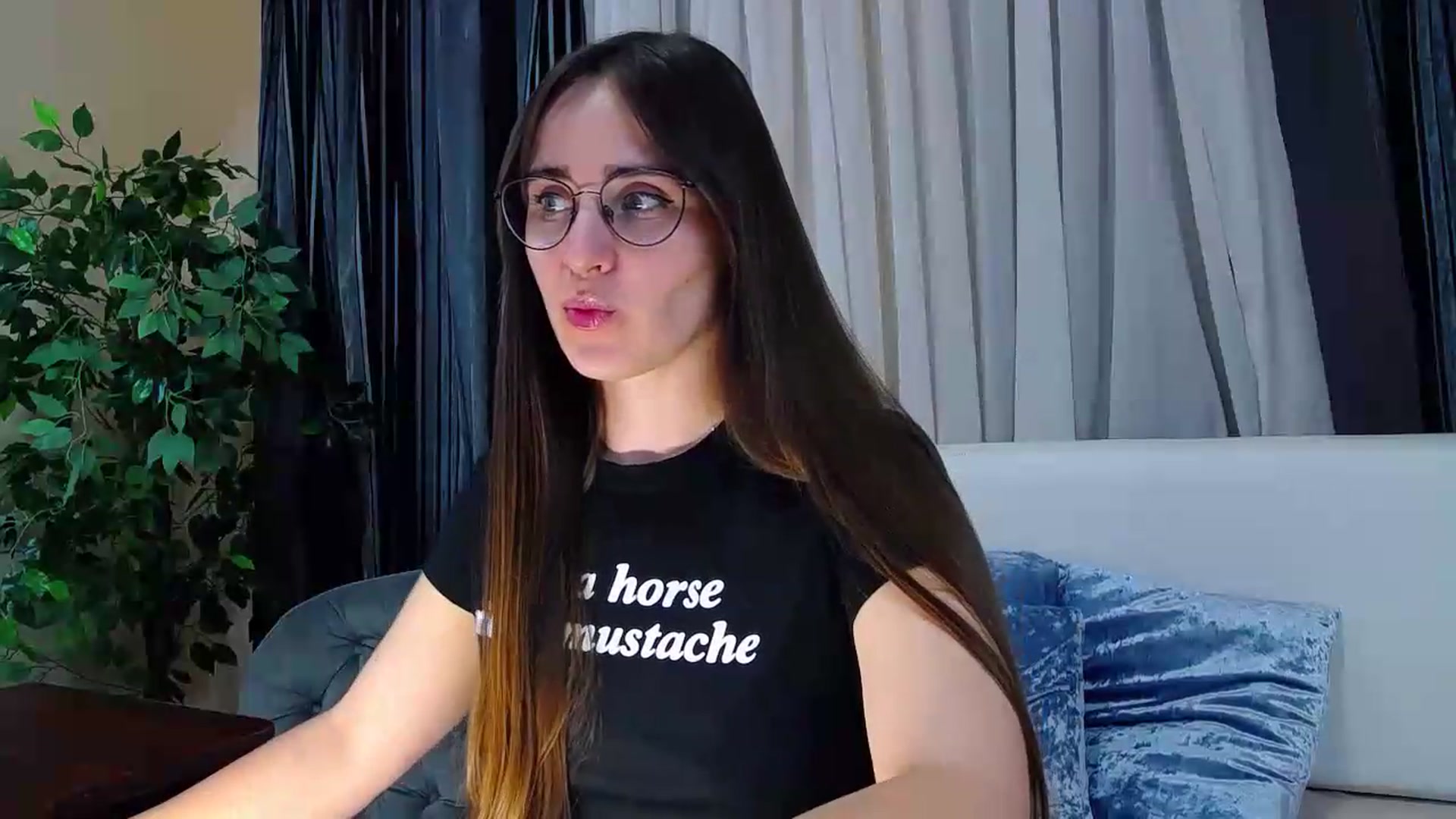 Gallery image thumbnail from Floured's myfreecams stream on, 07/16/2026, 11:36 image 18 of 20