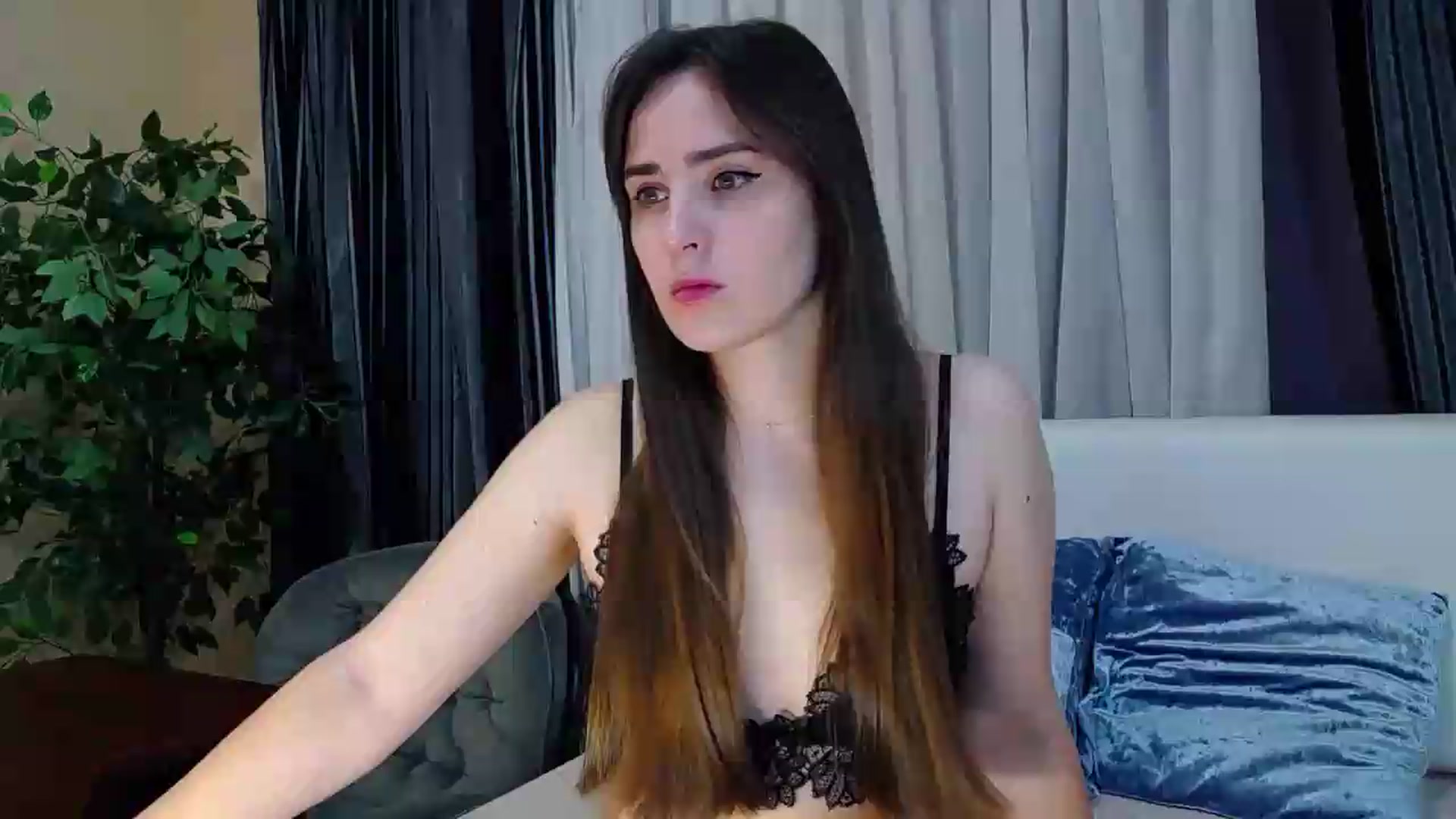 Gallery image thumbnail from Floured's myfreecams stream on, 07/24/2026, 07:28 image 1 of 20