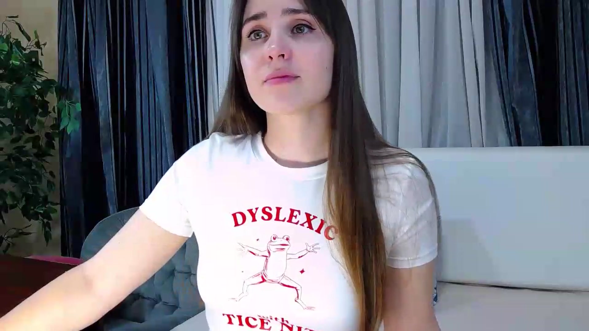 Gallery image thumbnail from Floured's myfreecams stream on, 07/29/2026, 07:54 image 10 of 20