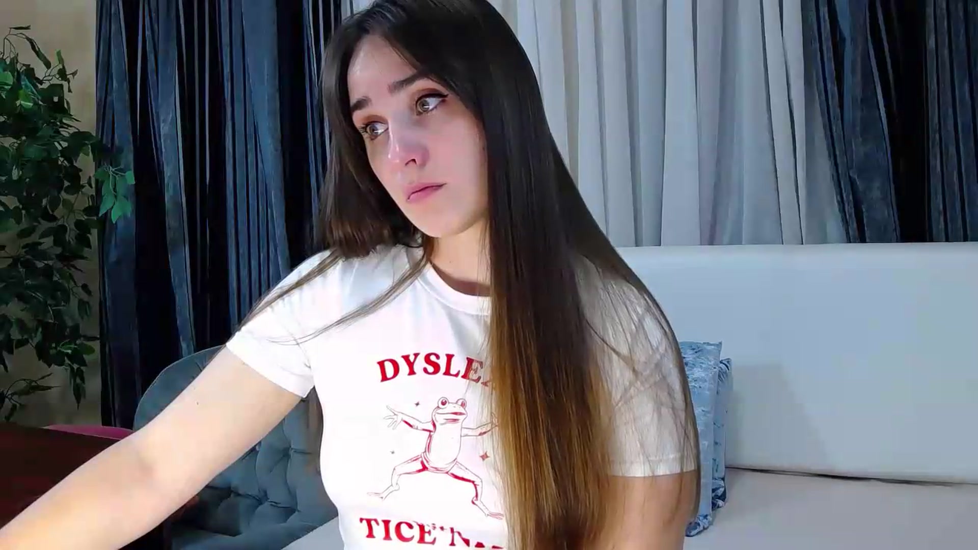 Gallery image thumbnail from Floured's myfreecams stream on, 07/29/2026, 07:54 image 16 of 20