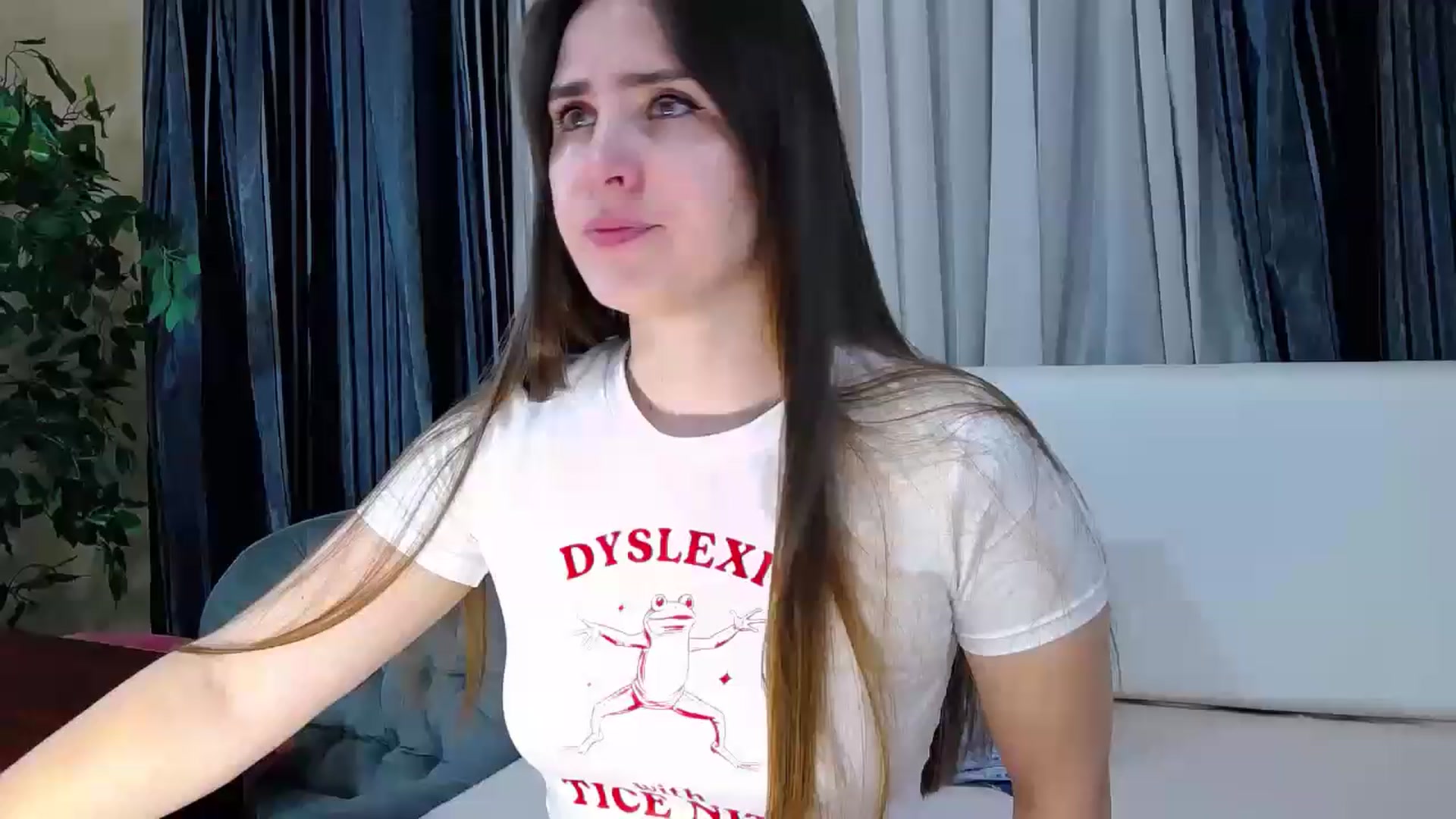 Gallery image thumbnail from Floured's myfreecams stream on, 07/29/2026, 07:54 image 14 of 20