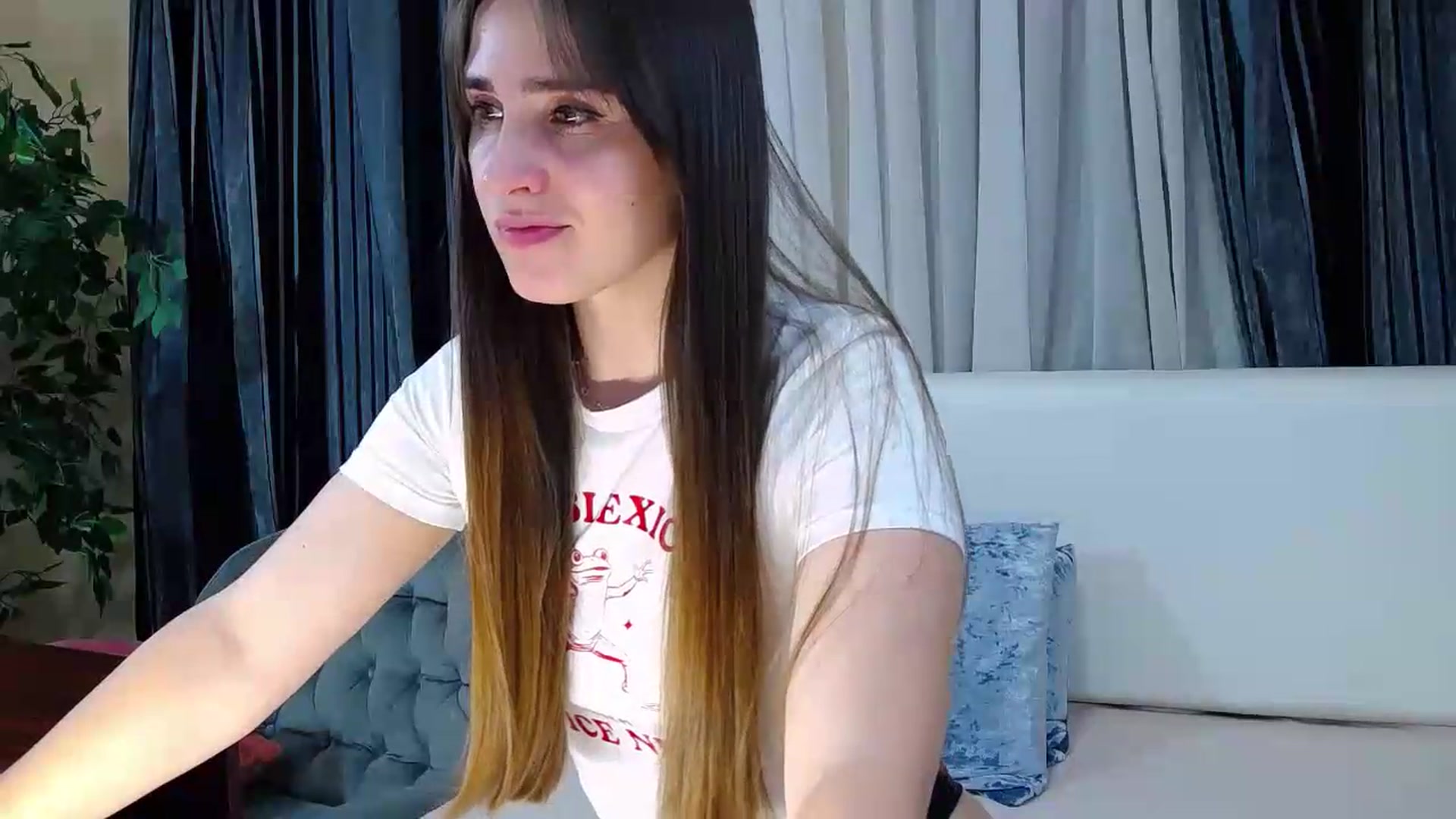 Gallery image thumbnail from Floured's myfreecams stream on, 07/29/2026, 09:29 image 19 of 20