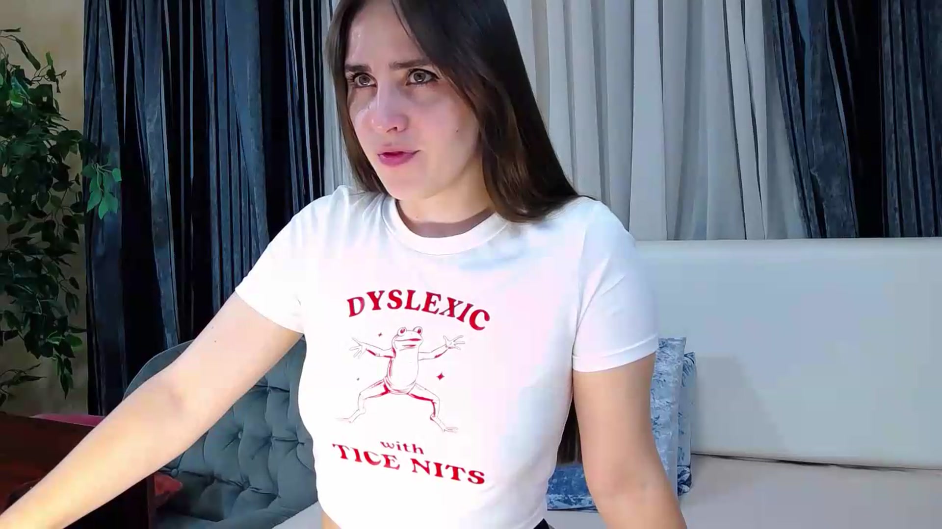 Gallery image thumbnail from Floured's myfreecams stream on, 07/29/2026, 09:29 image 13 of 20