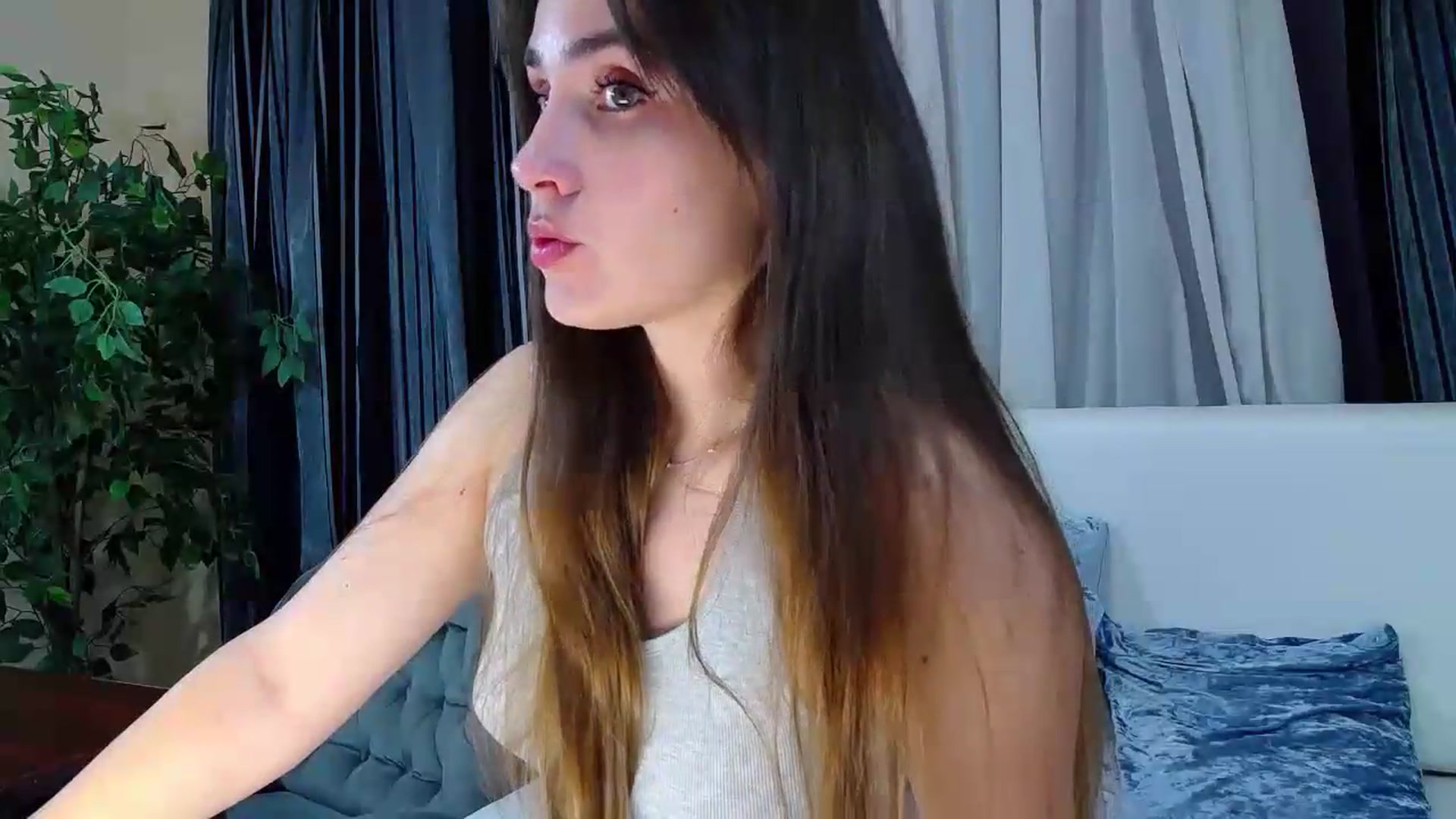 Gallery image thumbnail from Floured's myfreecams stream on, 08/04/2026, 07:36 image 2 of 20