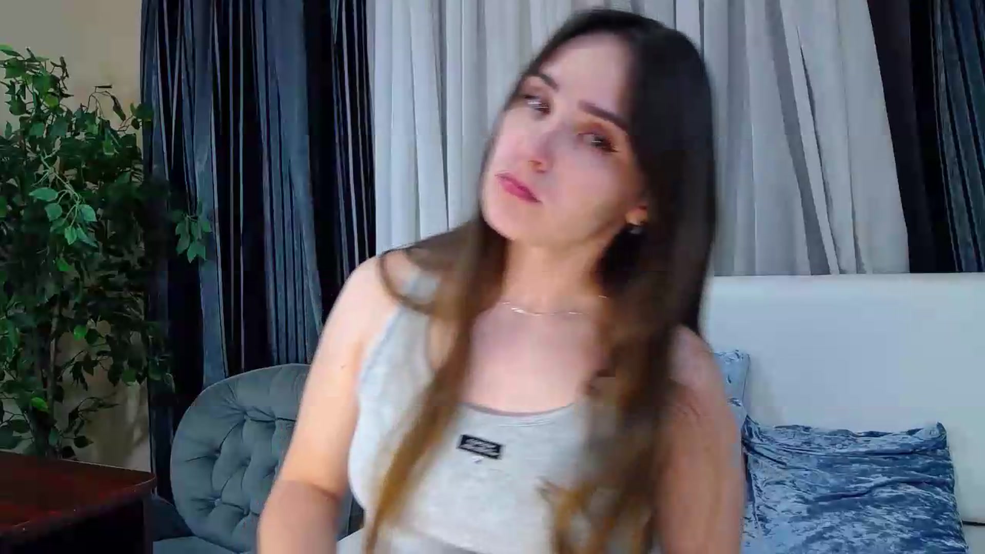 Gallery image thumbnail from Floured's myfreecams stream on, 08/04/2026, 07:36 image 9 of 20