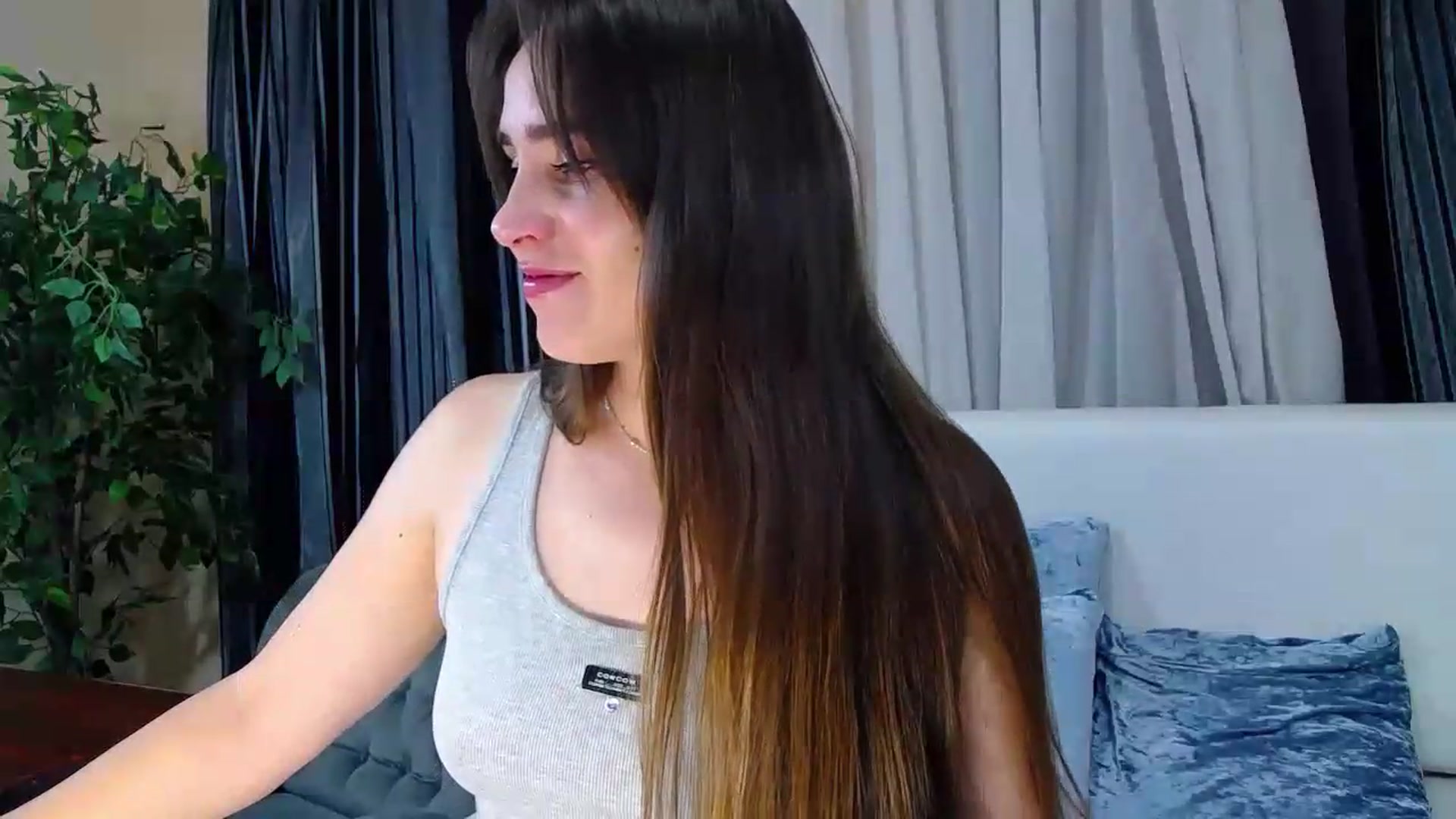 Gallery image thumbnail from Floured's myfreecams stream on, 08/04/2026, 07:36 image 10 of 20