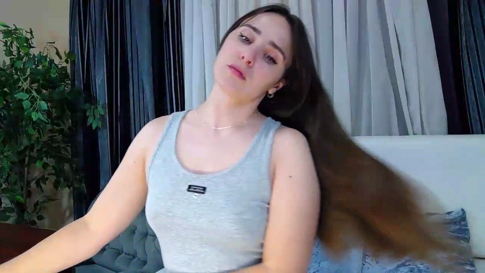 Gallery image thumbnail from Floured's myfreecams stream on, 08/04/2026, 07:36 image 14 of 20