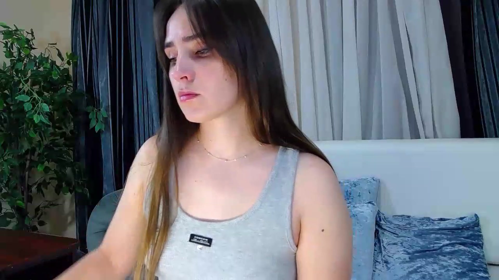 Gallery image thumbnail from Floured's myfreecams stream on, 08/04/2026, 07:36 image 8 of 20