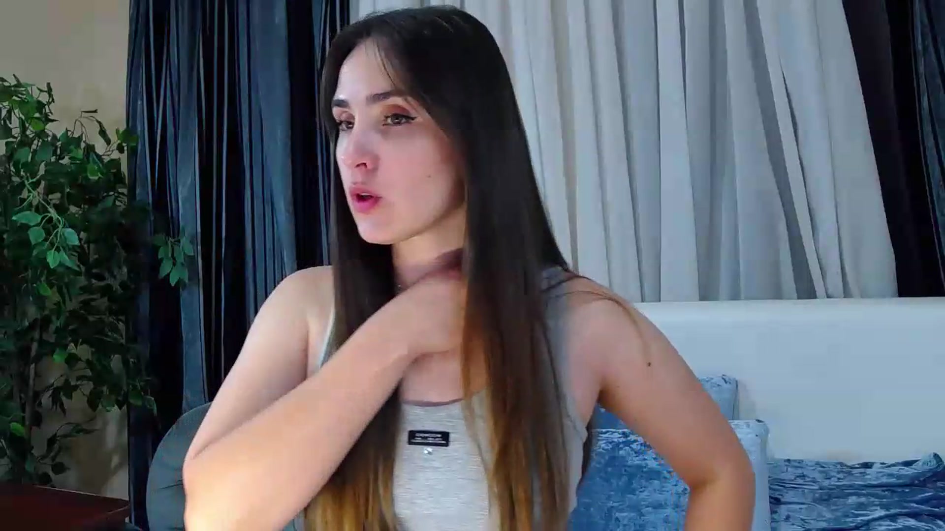 Gallery image thumbnail from Floured's myfreecams stream on, 08/04/2026, 11:20 image 2 of 20