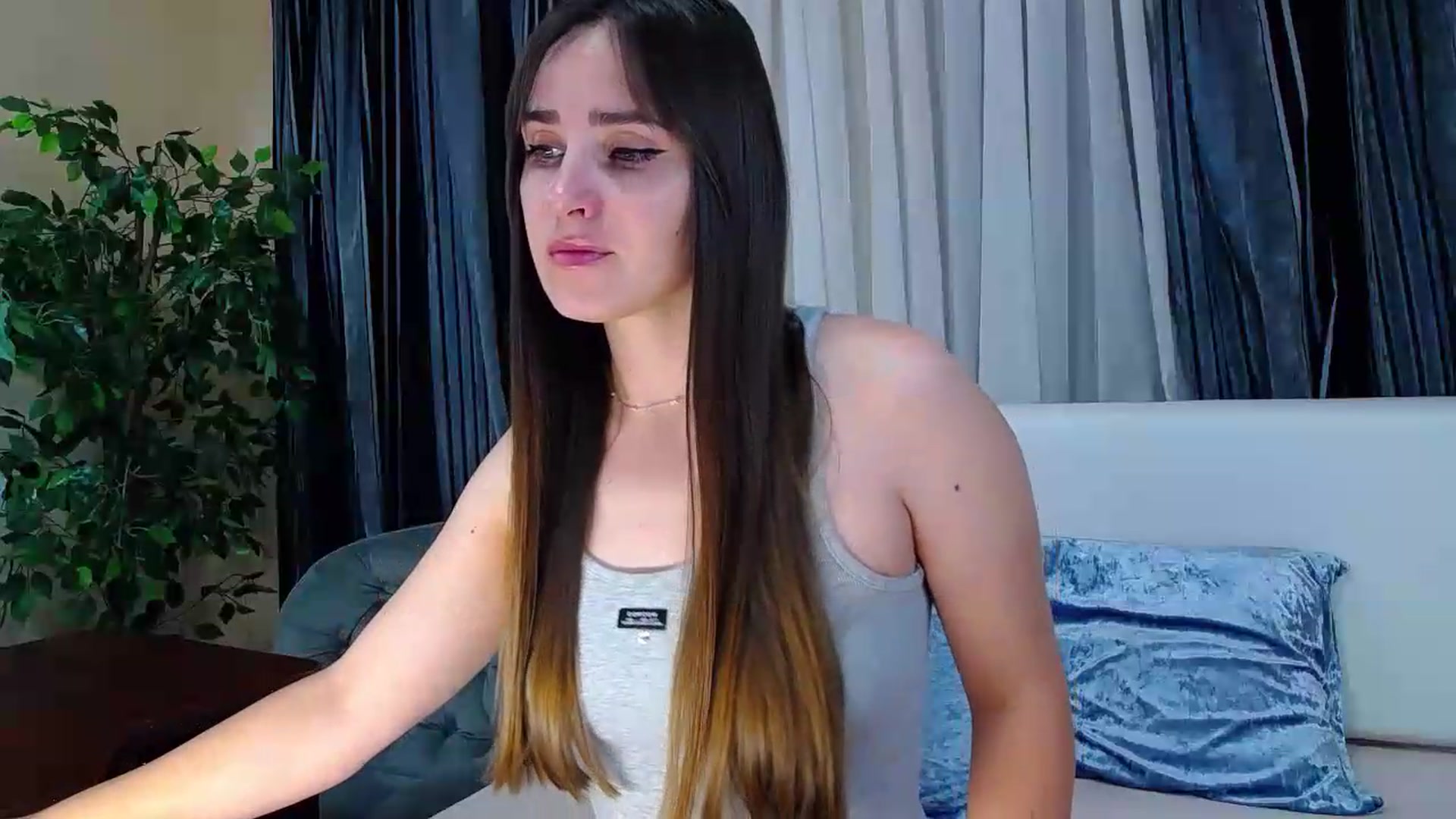Gallery image thumbnail from Floured's myfreecams stream on, 08/12/2026, 08:38 image 3 of 20