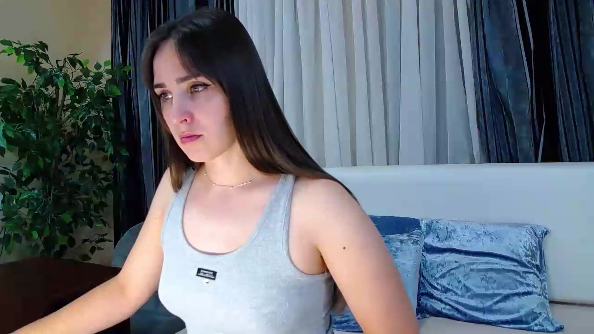 Gallery image thumbnail from Floured's myfreecams stream on, 08/12/2026, 08:38 image 9 of 20