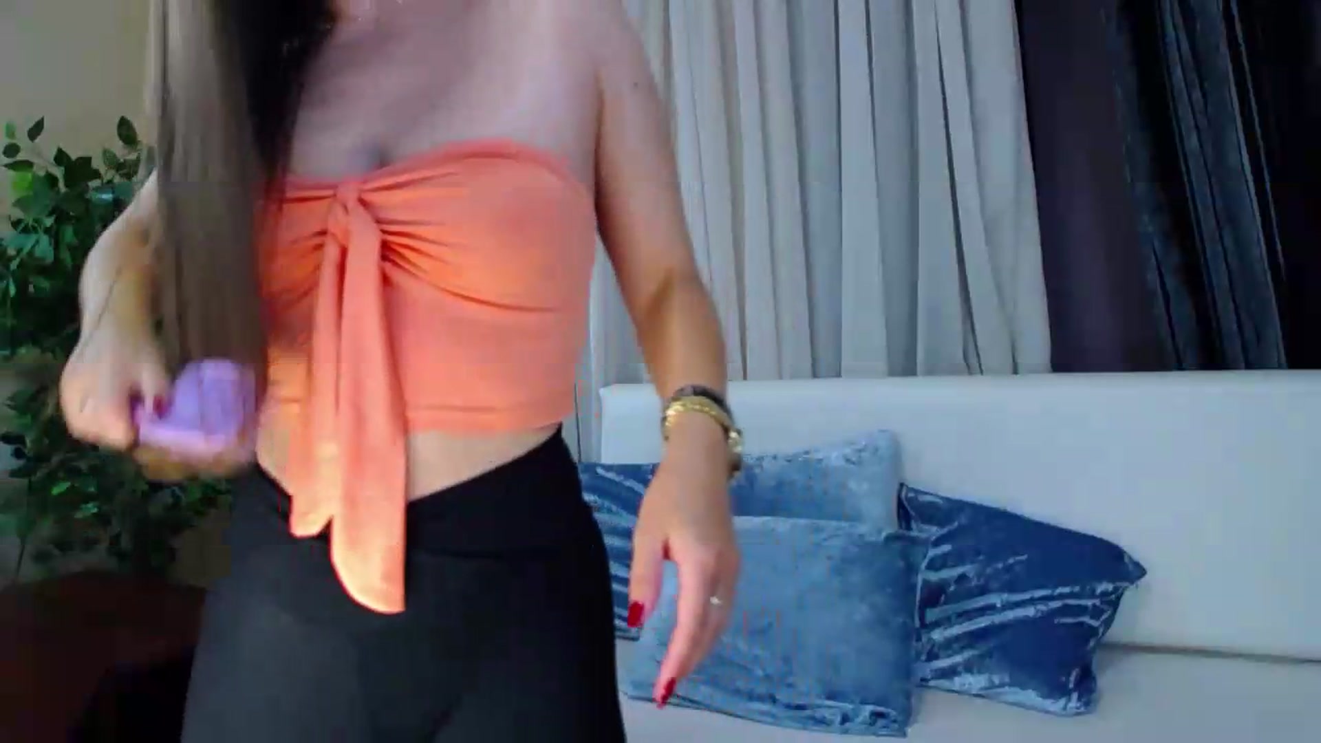 Gallery image thumbnail from Floured's myfreecams stream on, 08/19/2026, 07:40 image 8 of 20