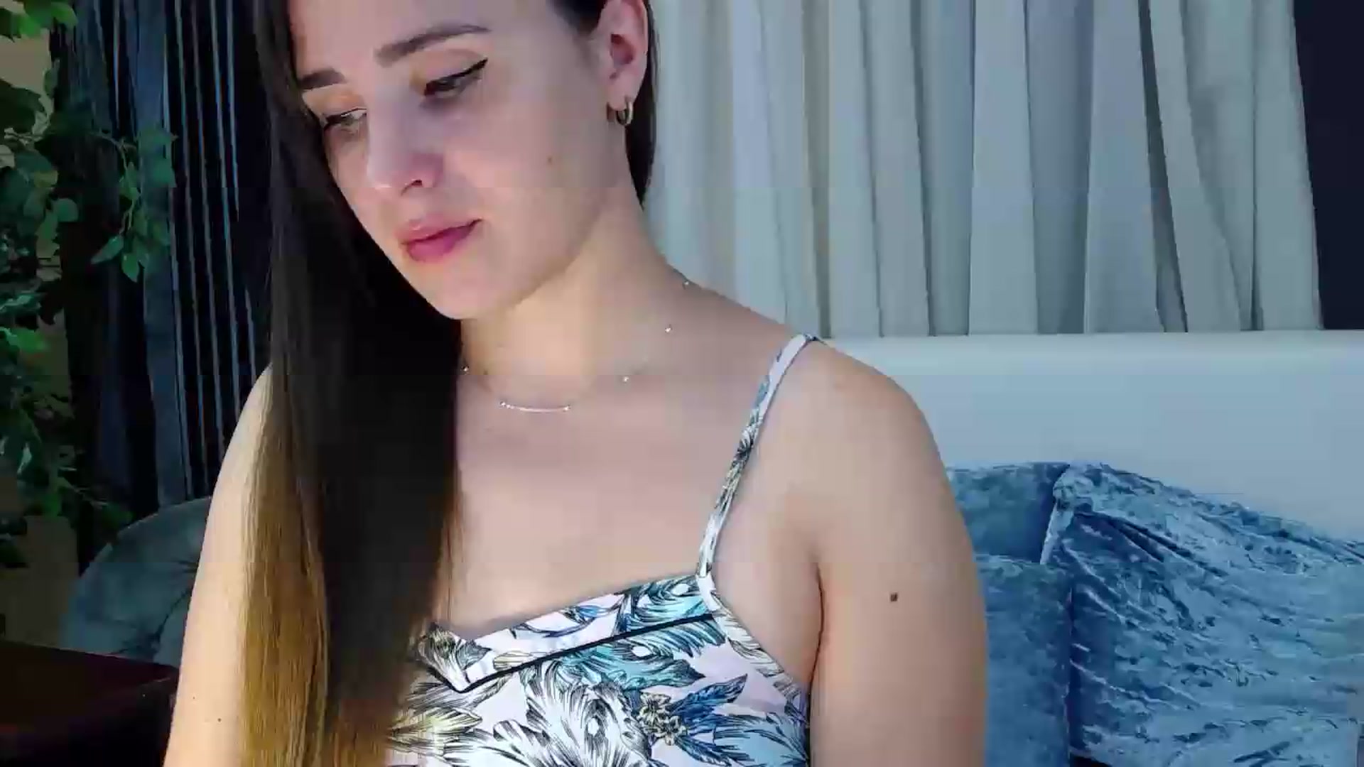 Gallery image thumbnail from Floured's myfreecams stream on, 08/20/2026, 07:09 image 1 of 20