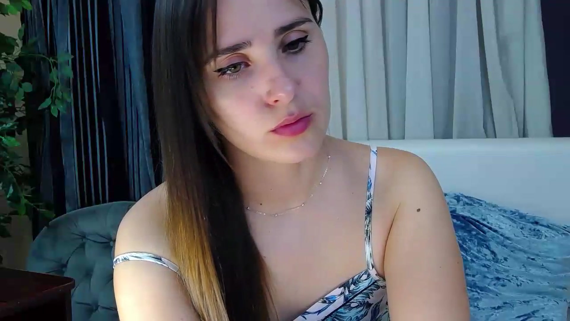 Gallery image thumbnail from Floured's myfreecams stream on, 08/20/2026, 07:09 image 4 of 20