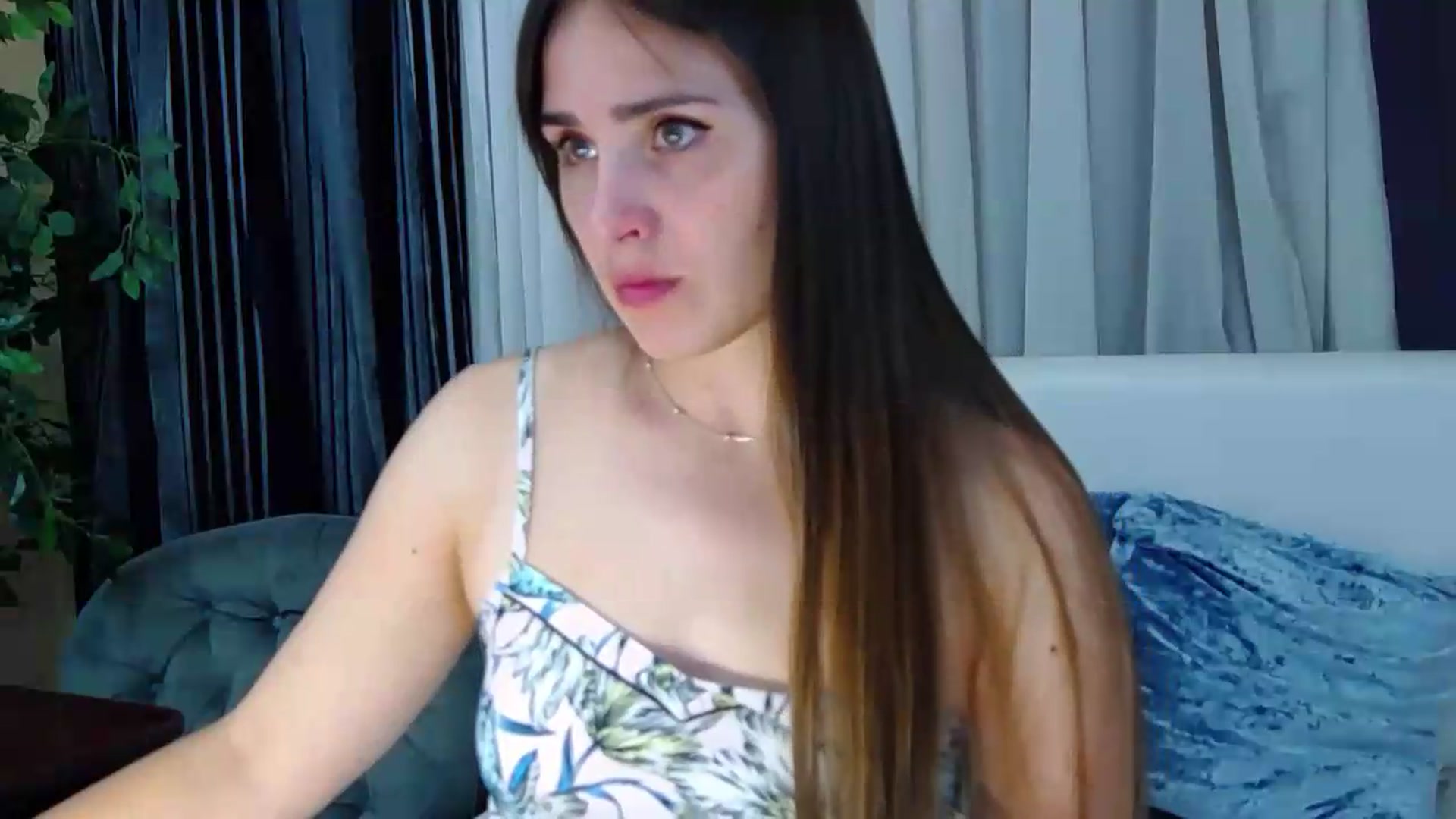 Gallery image thumbnail from Floured's myfreecams stream on, 08/20/2026, 07:09 image 19 of 20