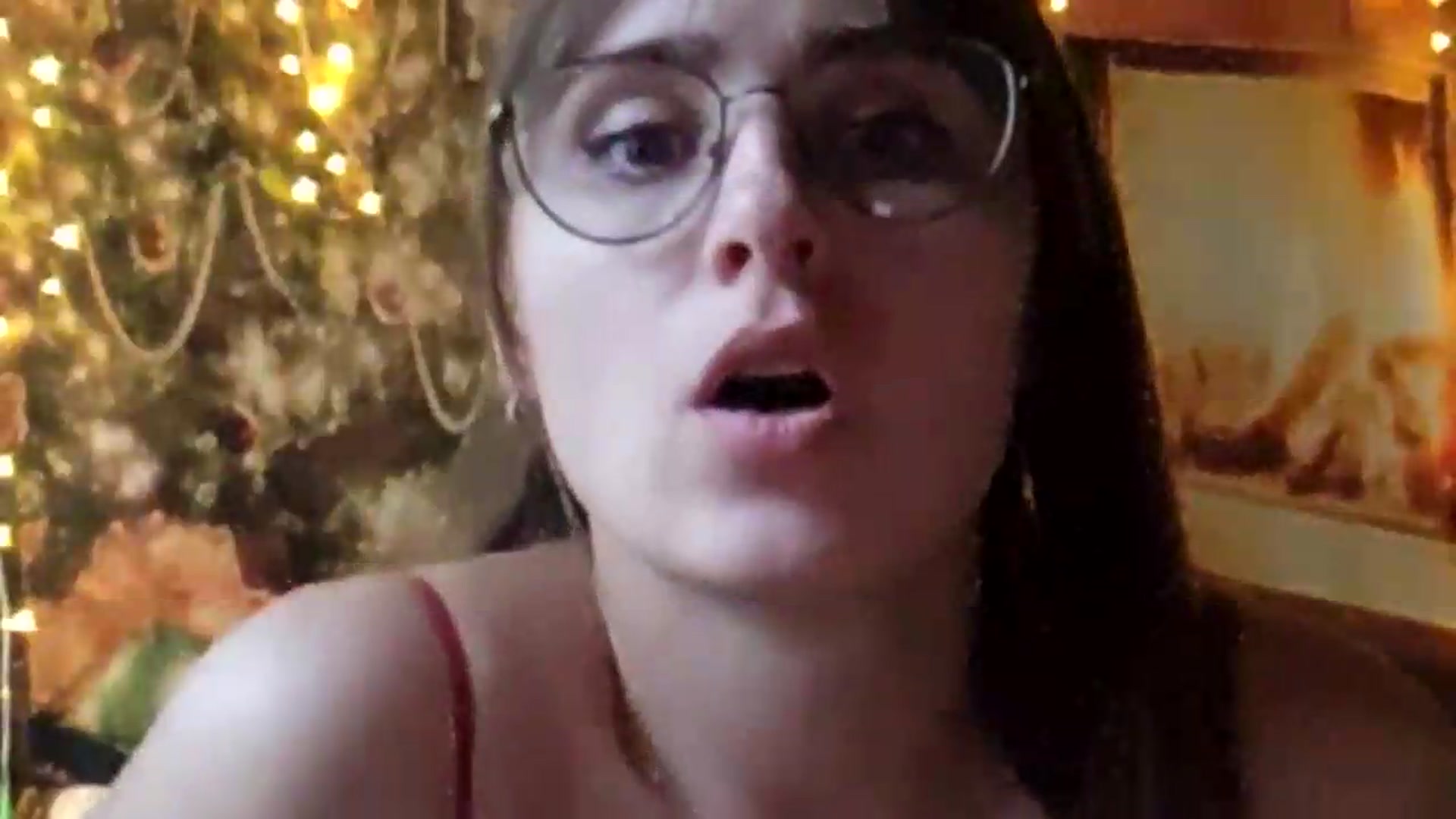 Gallery image thumbnail from Floured's myfreecams stream on, 08/20/2026, 16:38 image 15 of 20