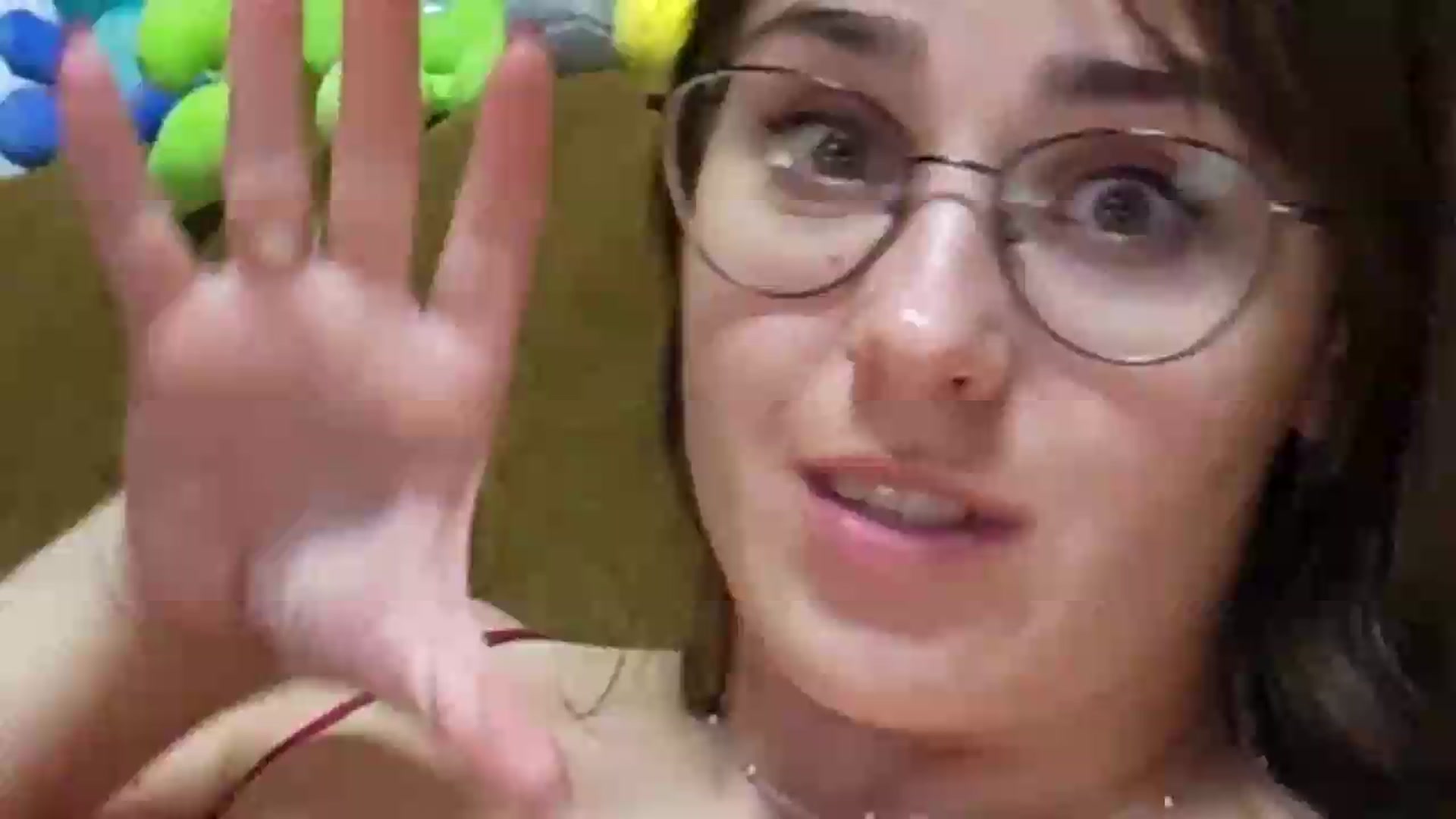 Gallery image thumbnail from Floured's myfreecams stream on, 08/20/2026, 18:03 image 15 of 20