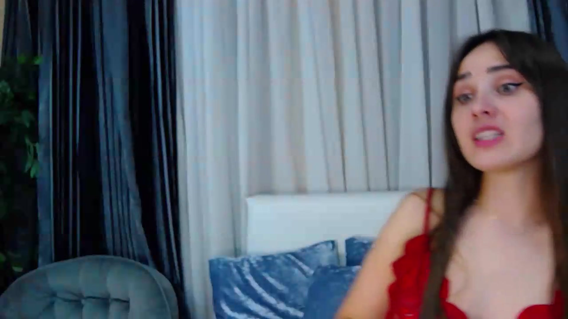 Gallery image thumbnail from Floured's myfreecams stream on, 08/22/2026, 09:08 image 12 of 20