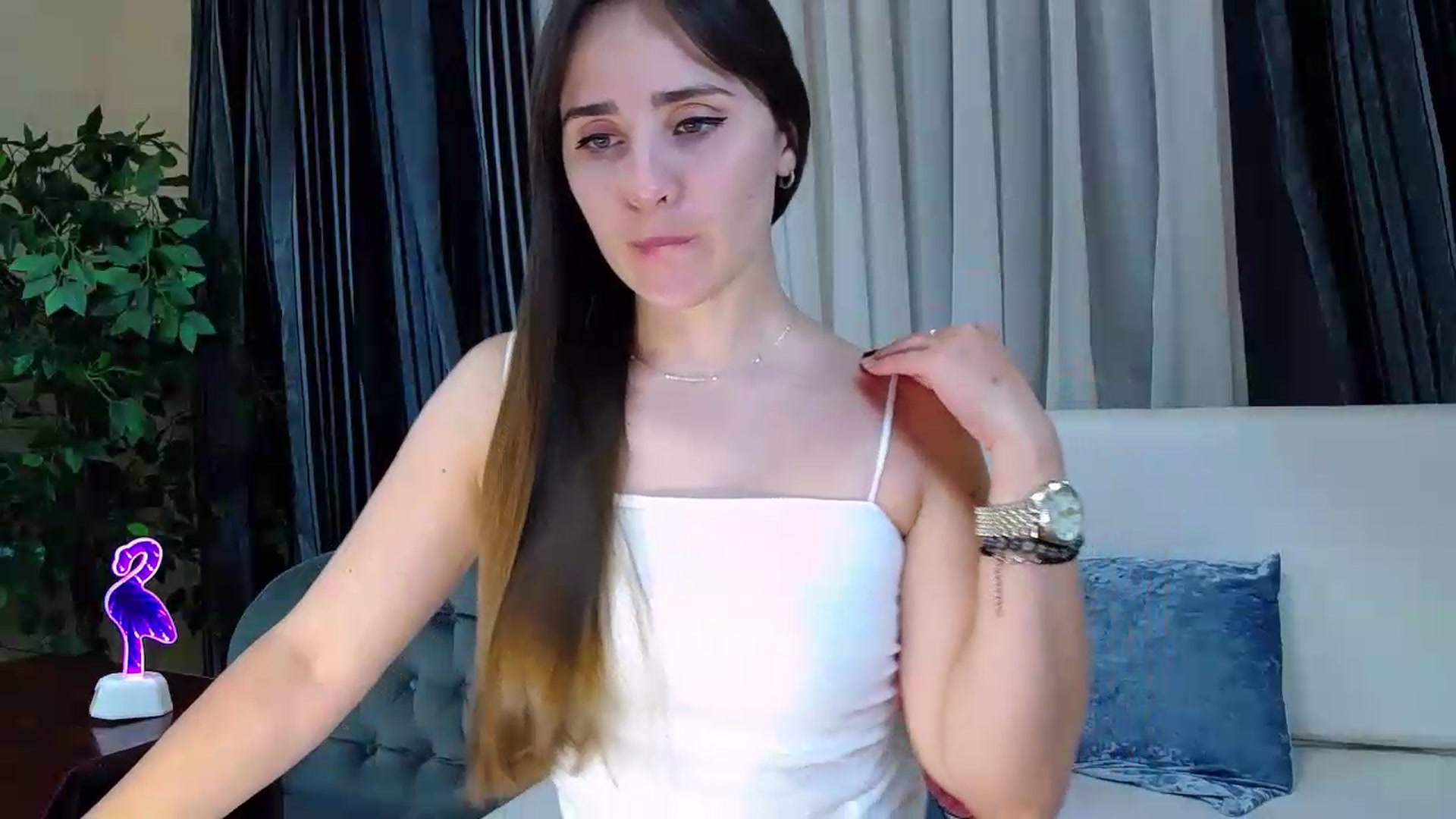 Gallery image thumbnail from Floured's myfreecams stream on, 08/26/2026, 08:24 image 15 of 20