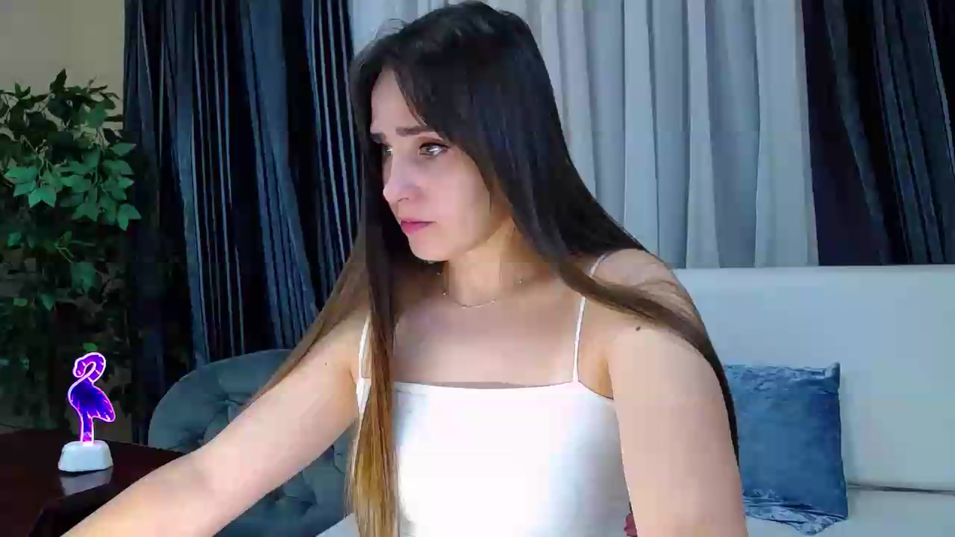 Gallery image thumbnail from Floured's myfreecams stream on, 08/26/2026, 08:24 image 4 of 20