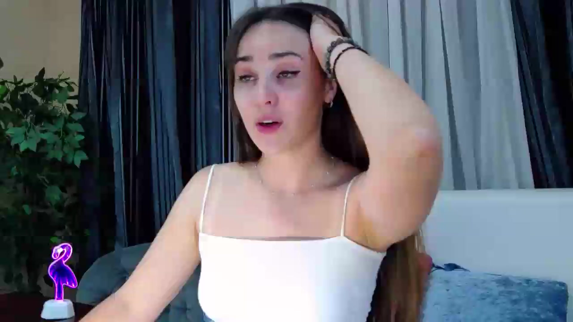 Gallery image thumbnail from Floured's myfreecams stream on, 08/27/2026, 10:21 image 1 of 20