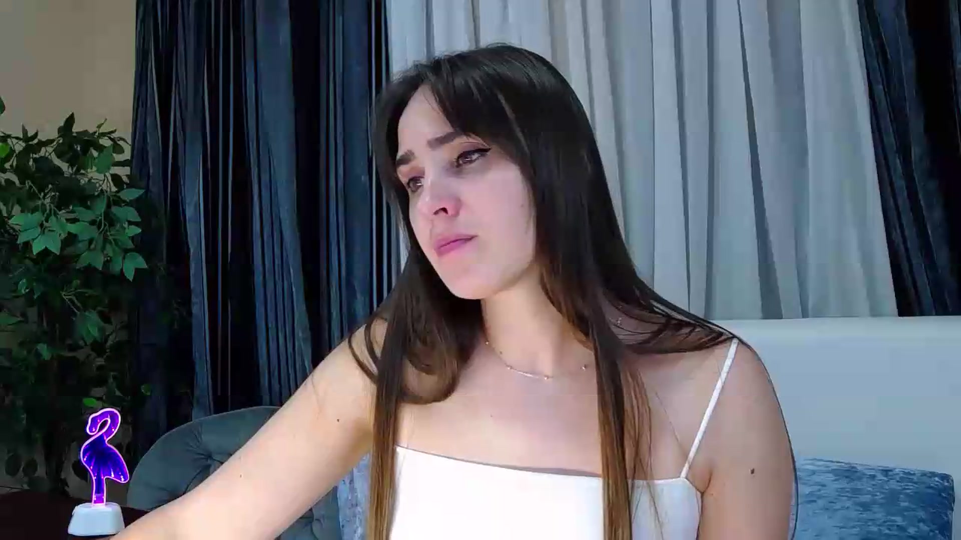 Gallery image thumbnail from Floured's myfreecams stream on, 08/27/2026, 10:21 image 3 of 20