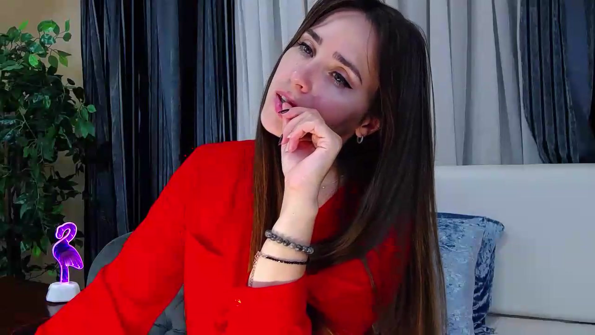 Gallery image thumbnail from Floured's myfreecams stream on, 08/29/2026, 08:19 image 5 of 20