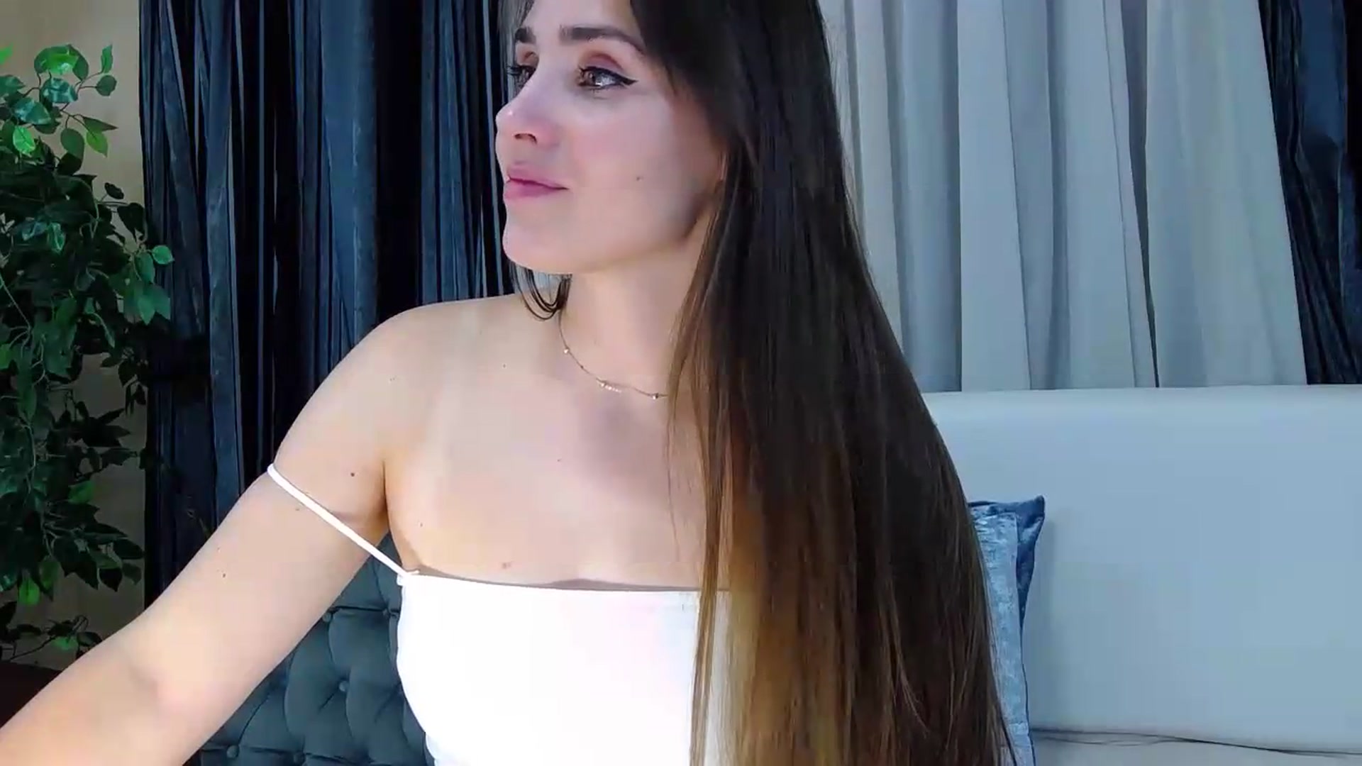 Gallery image thumbnail from Floured's myfreecams stream on, 08/30/2026, 08:52 image 14 of 20