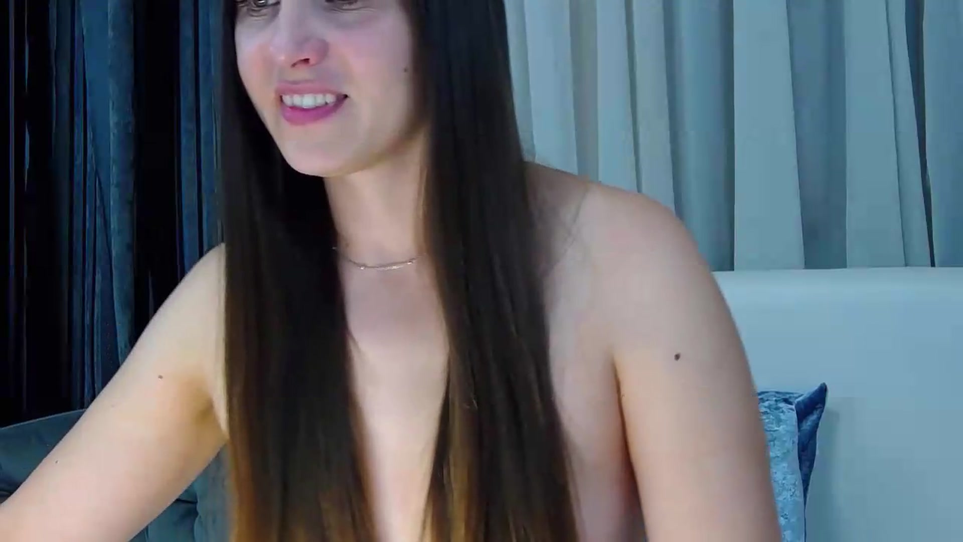 Gallery image thumbnail from Floured's myfreecams stream on, 08/30/2026, 09:51 image 14 of 20