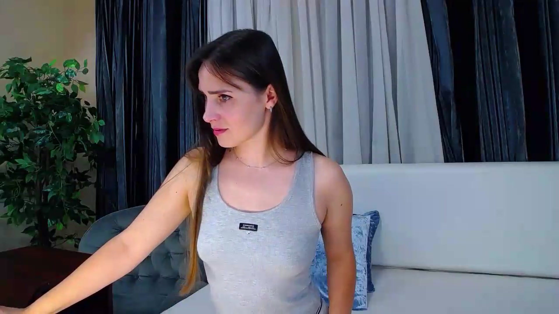 Gallery image thumbnail from Floured's myfreecams stream on, 08/31/2026, 08:44 image 13 of 20