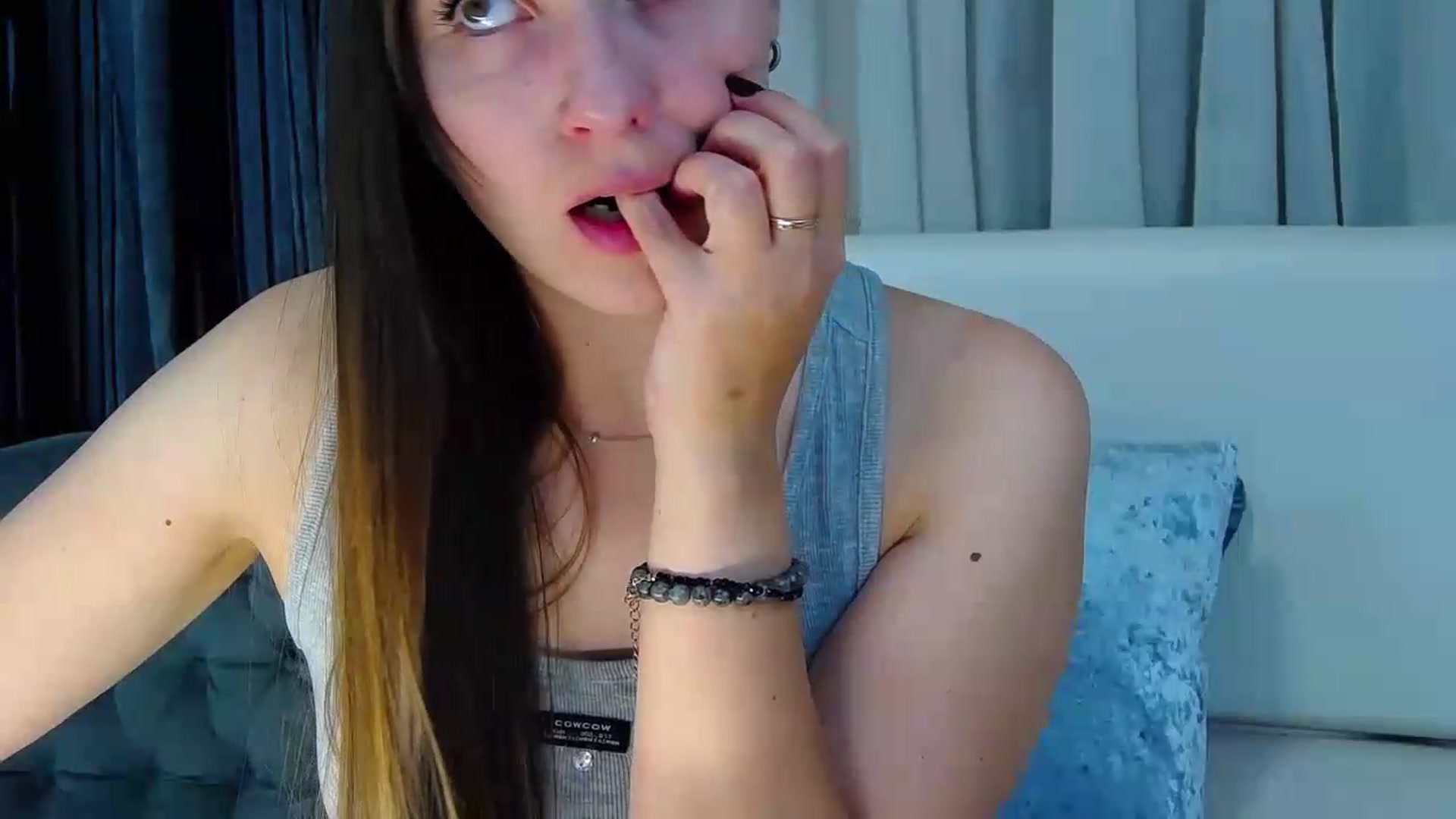 Gallery image thumbnail from Floured's myfreecams stream on, 08/31/2026, 10:51 image 9 of 20