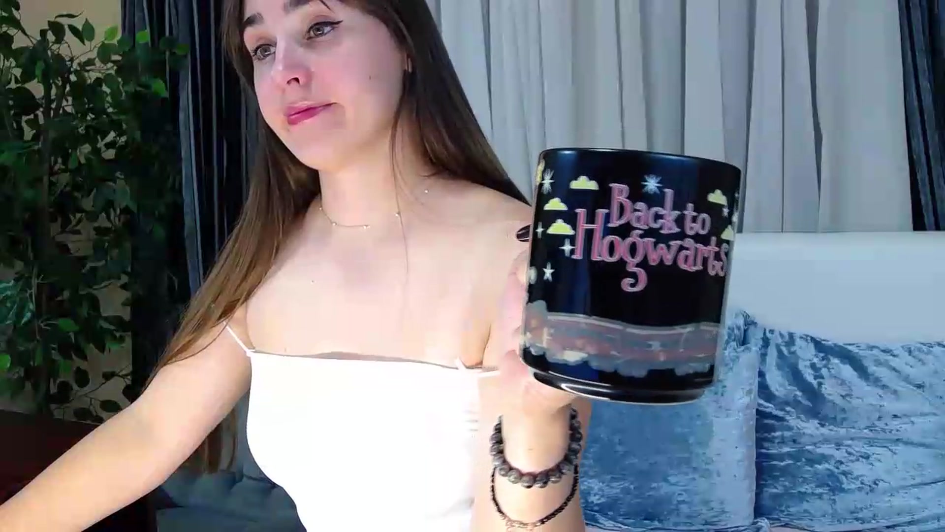Gallery image thumbnail from Floured's myfreecams stream on, 09/03/2026, 11:36 image 12 of 20