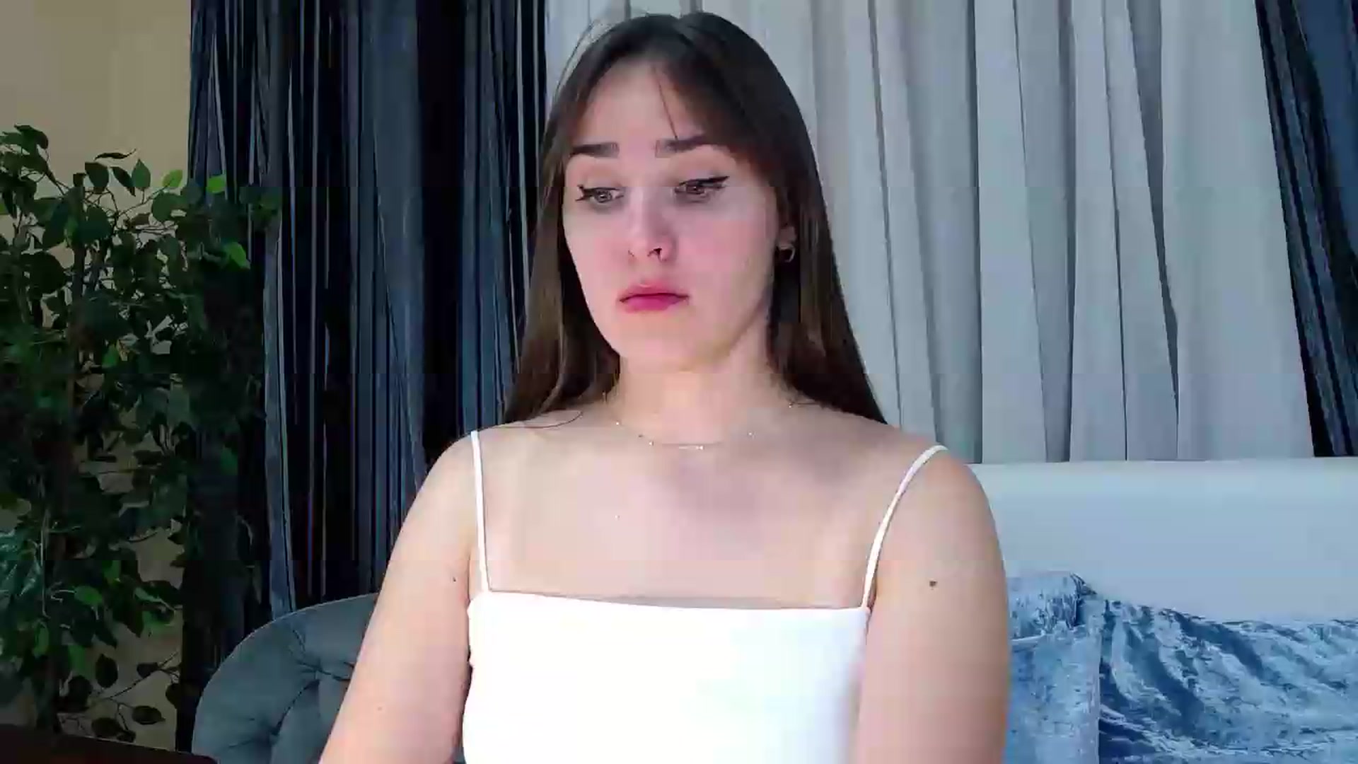 Gallery image thumbnail from Floured's myfreecams stream on, 09/03/2026, 11:36 image 1 of 20