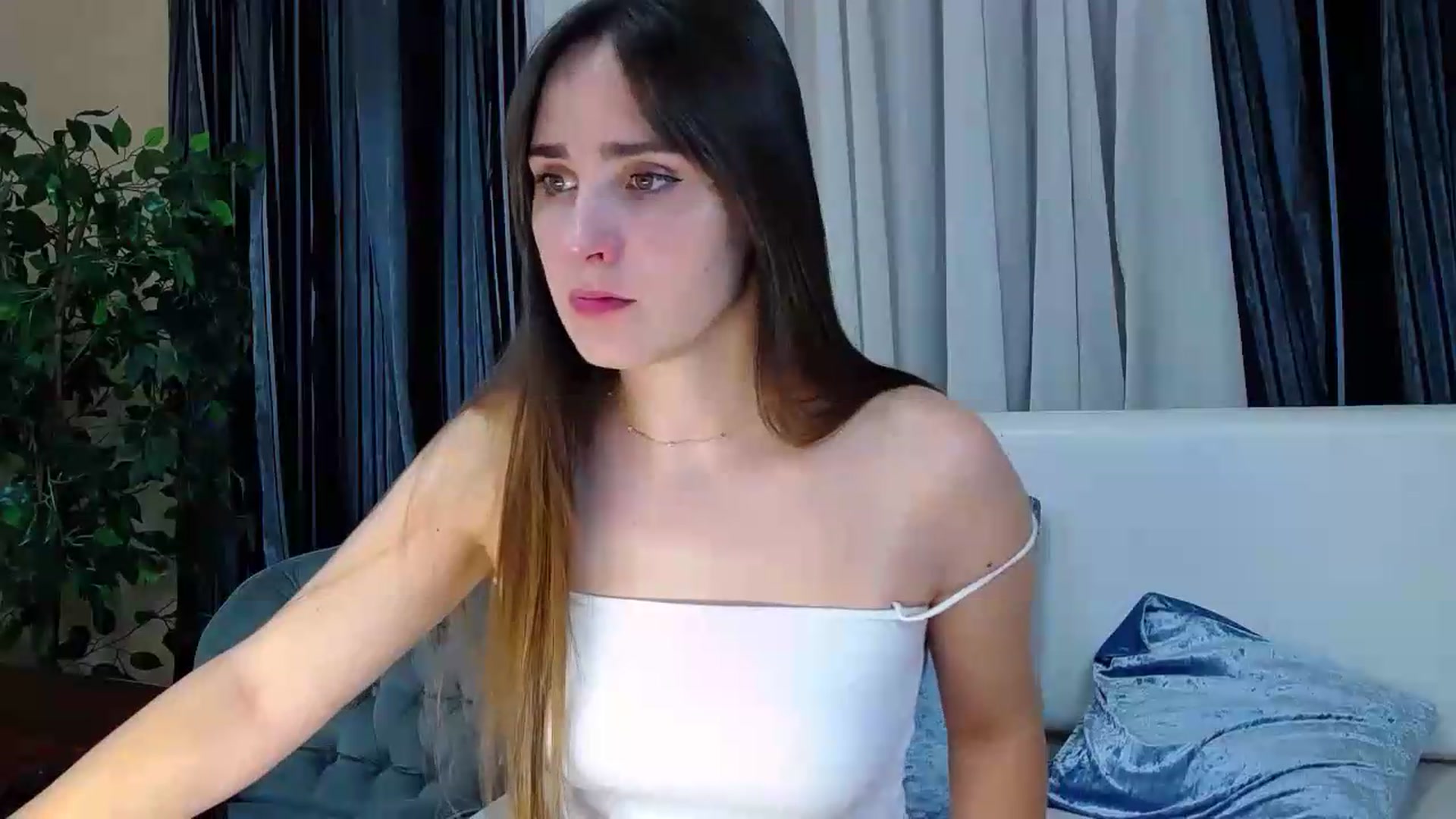 Gallery image thumbnail from Floured's myfreecams stream on, 09/04/2026, 08:11 image 3 of 20
