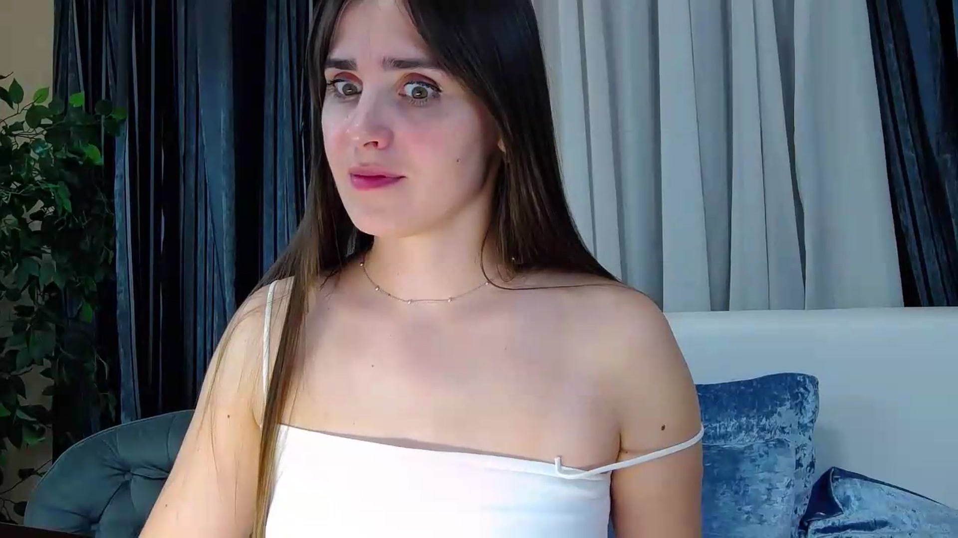 Gallery image thumbnail from Floured's myfreecams stream on, 09/04/2026, 11:52 image 10 of 20