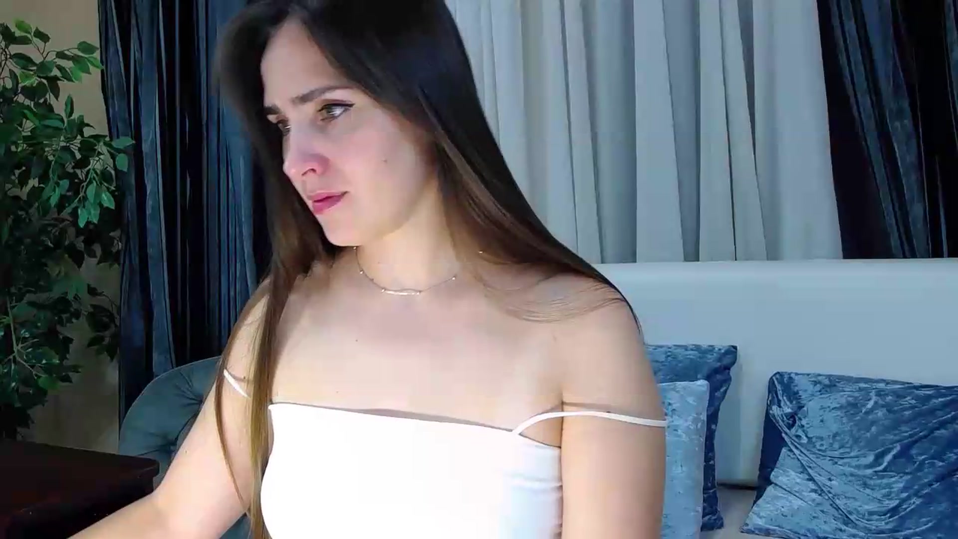 Gallery image thumbnail from Floured's myfreecams stream on, 09/06/2026, 10:53 image 8 of 20