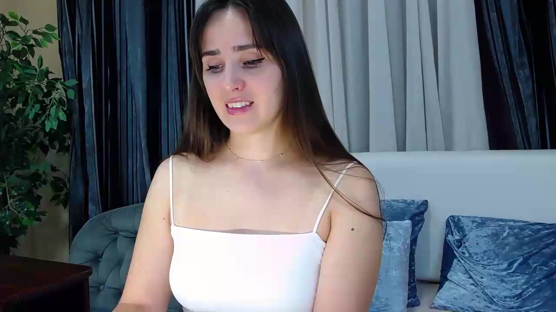 Gallery image thumbnail from Floured's myfreecams stream on, 09/06/2026, 10:53 image 5 of 20