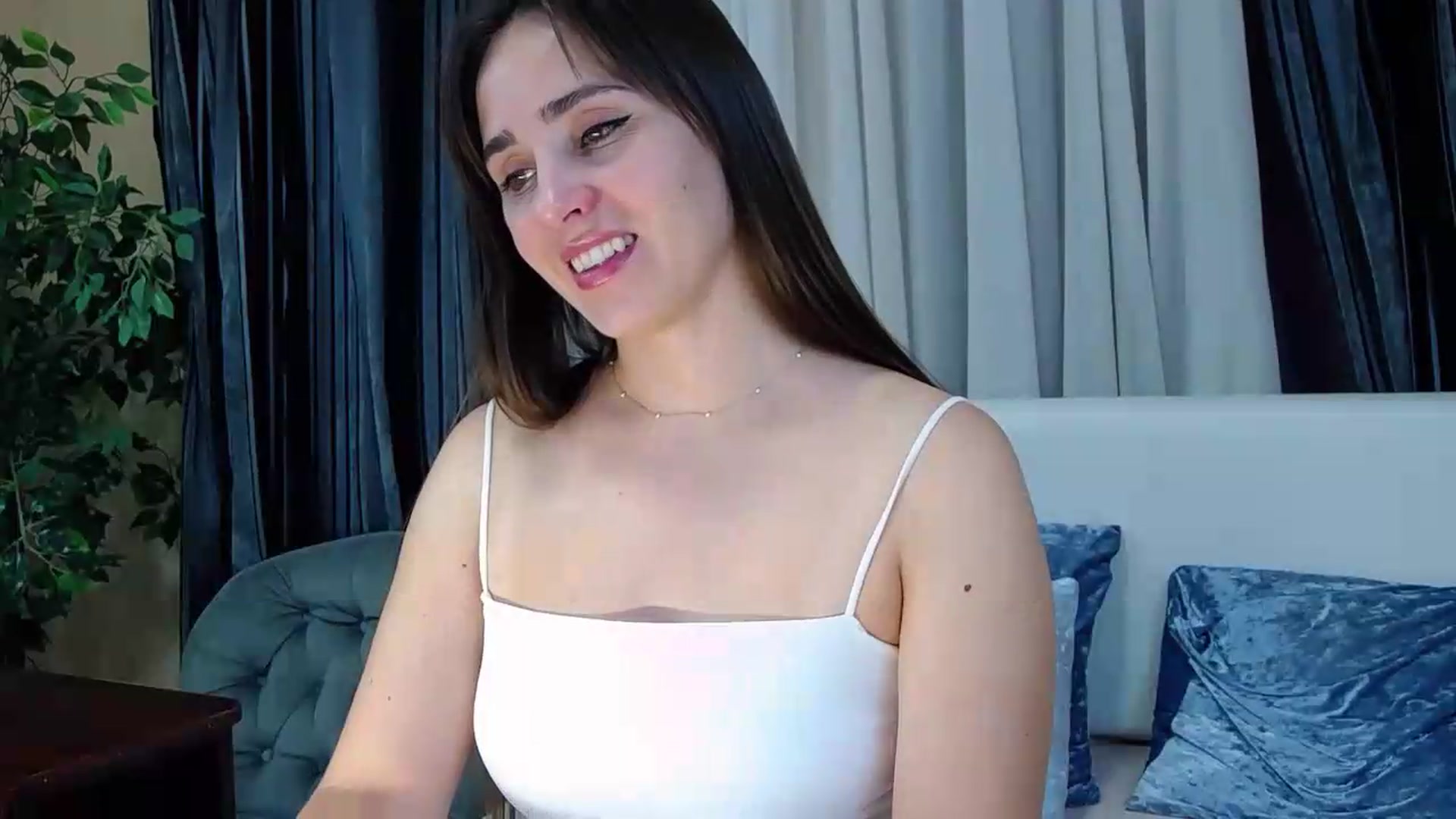 Gallery image thumbnail from Floured's myfreecams stream on, 09/06/2026, 10:53 image 4 of 20