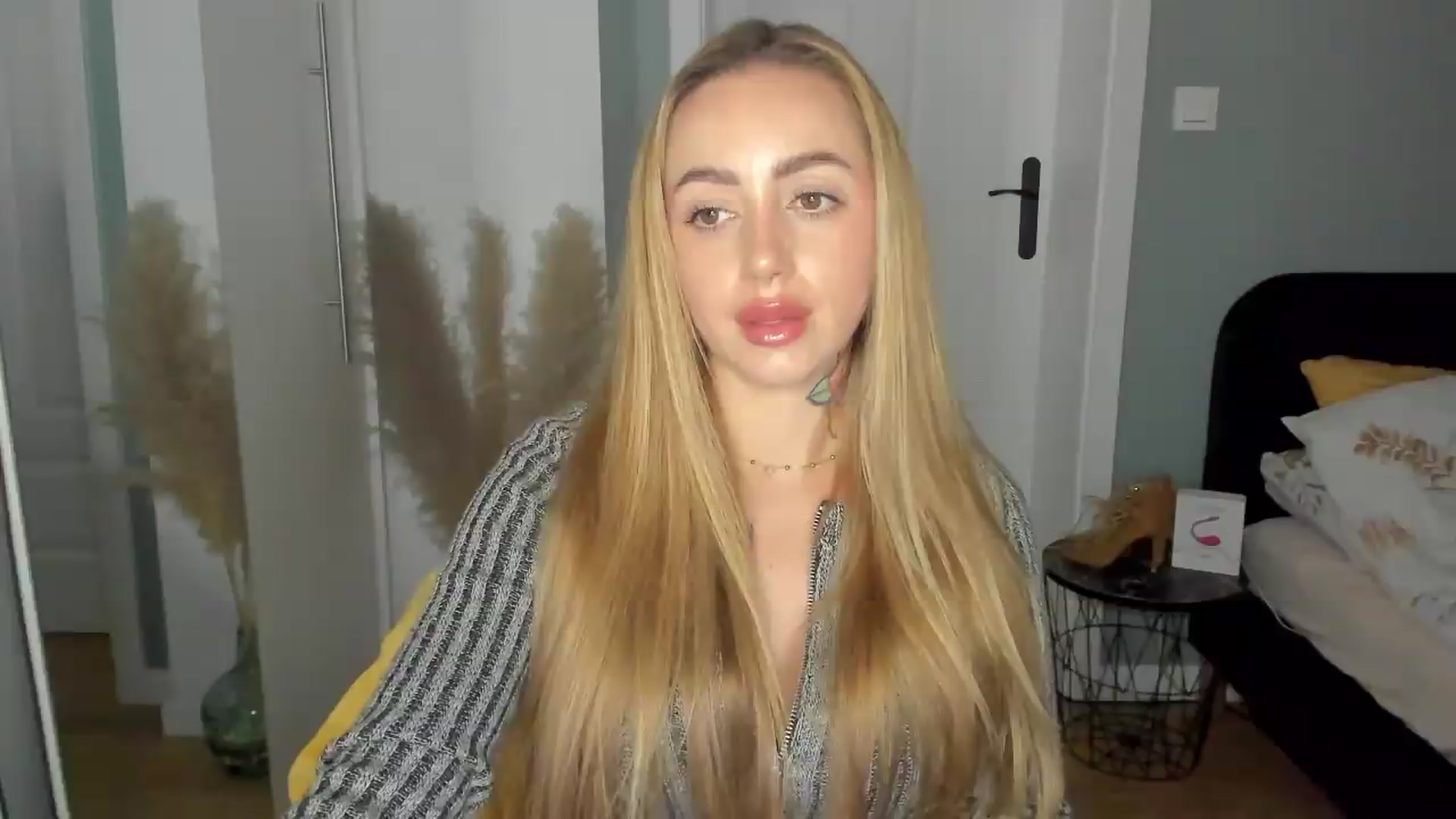 Gallery image thumbnail from FlowerCoralie's myfreecams stream on, 06/10/2026, 19:22 image 20 of 20