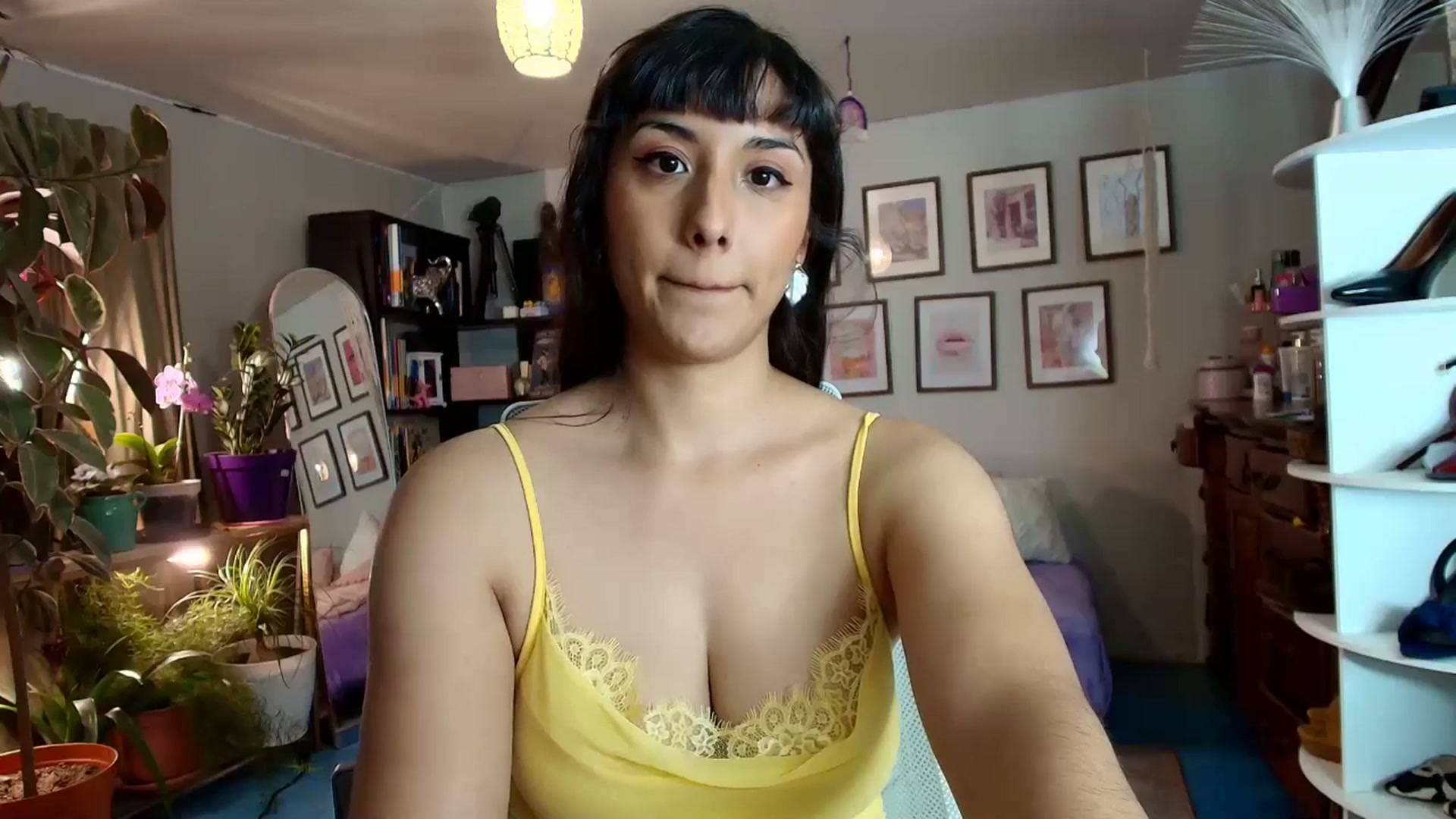 Gallery image thumbnail from FlowerNight's myfreecams stream on, 03/27/2026, 02:09 image 13 of 20