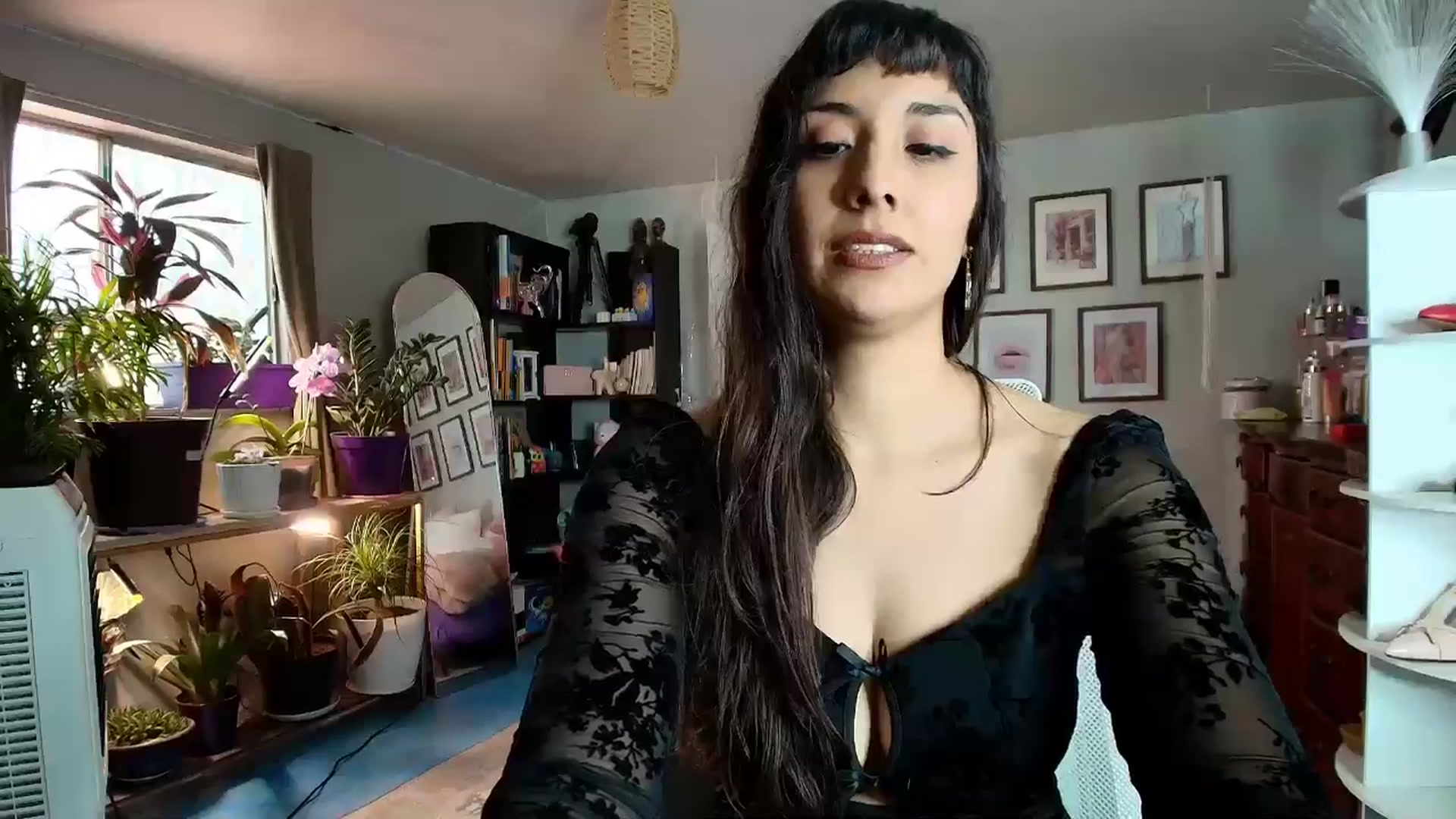 Gallery image thumbnail from FlowerNight's myfreecams stream on, 04/07/2026, 24:01 image 17 of 20