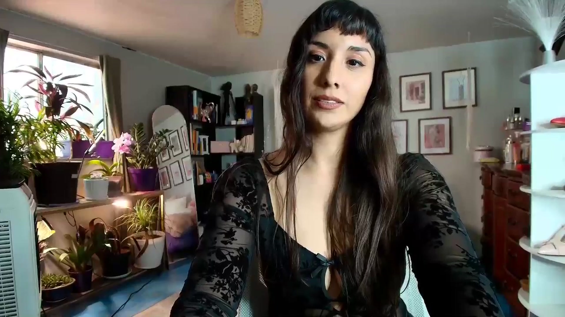 Gallery image thumbnail from FlowerNight's myfreecams stream on, 04/07/2026, 24:01 image 14 of 20